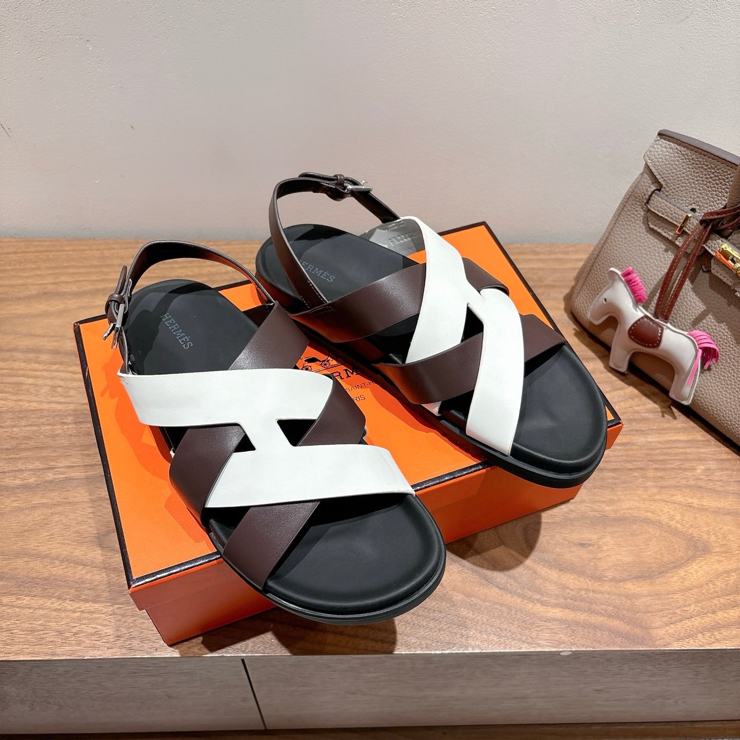 zHERME.S 25 Heracles Sandal White Burgundy Calfskin