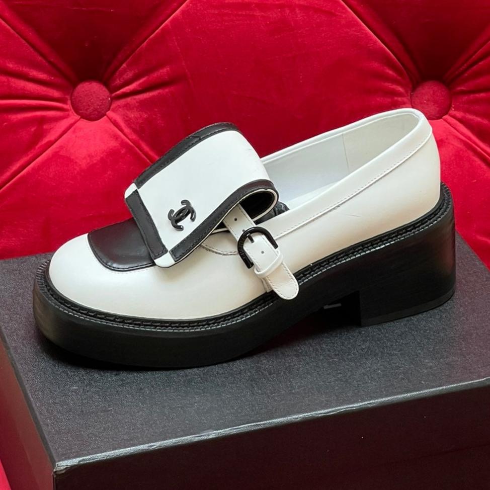 zCHANE.L Moccasin Loafer In White Mix Black Lambskin