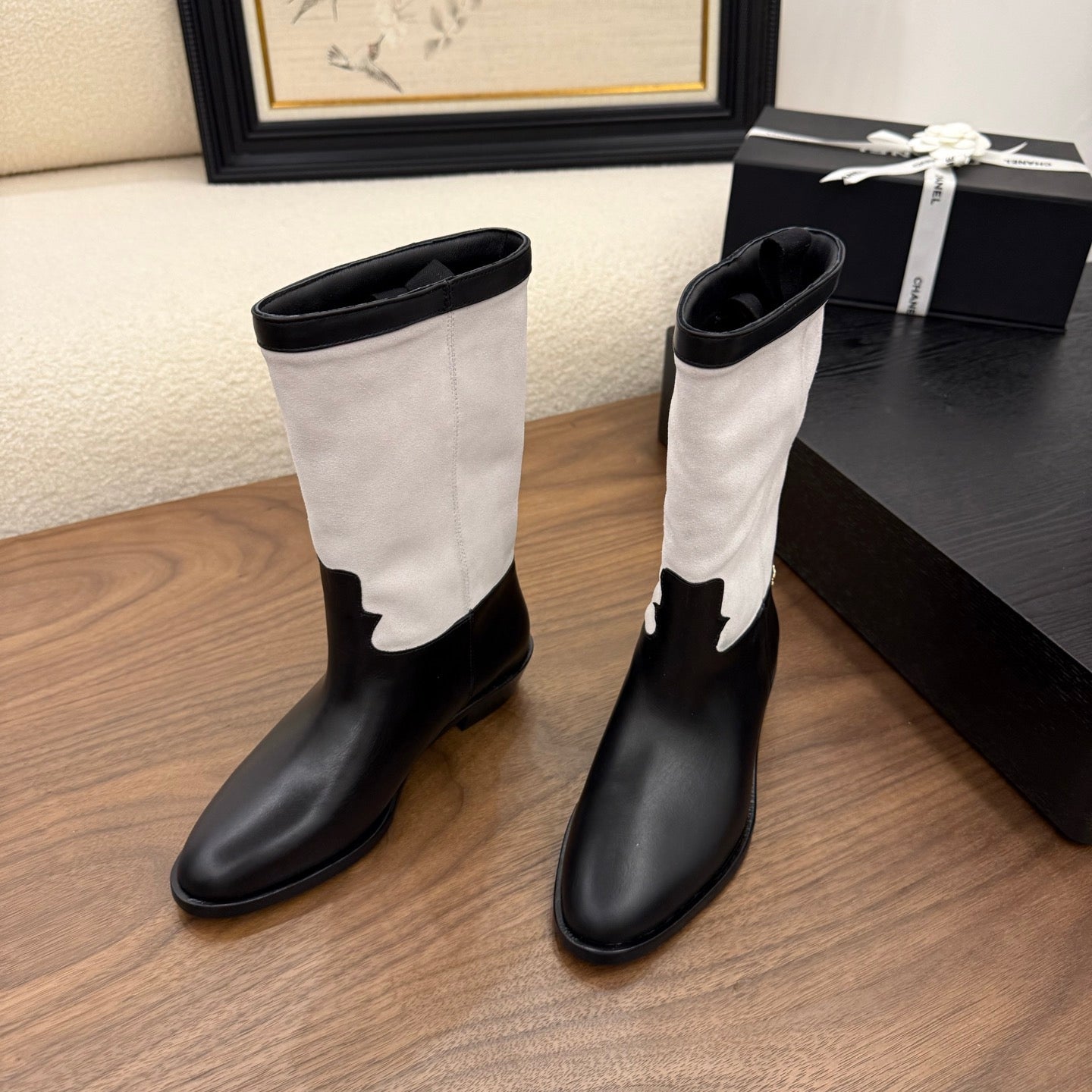 zCHANE.L Cc Short Boot Black White Calfskin 366071