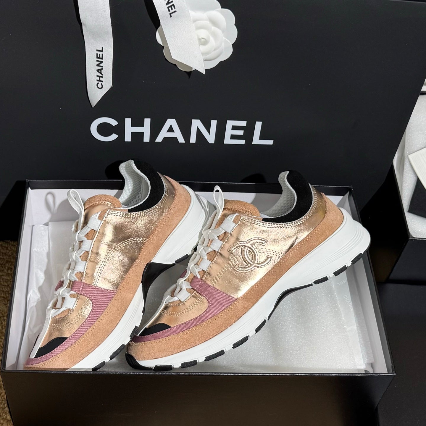zCHANE.L Cc 25A Trainers Beige Black Pink Laminated Calfskin And Suede Calfskin 352115