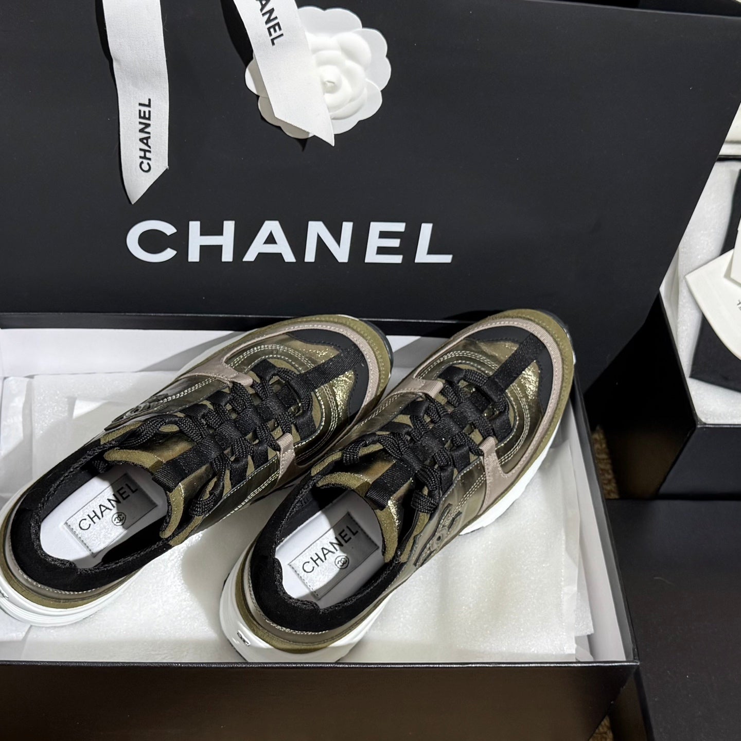zCHANE.L Cc 25A Trainers Gold Black Olive Laminated Calfskin And Suede Calfskin352117
