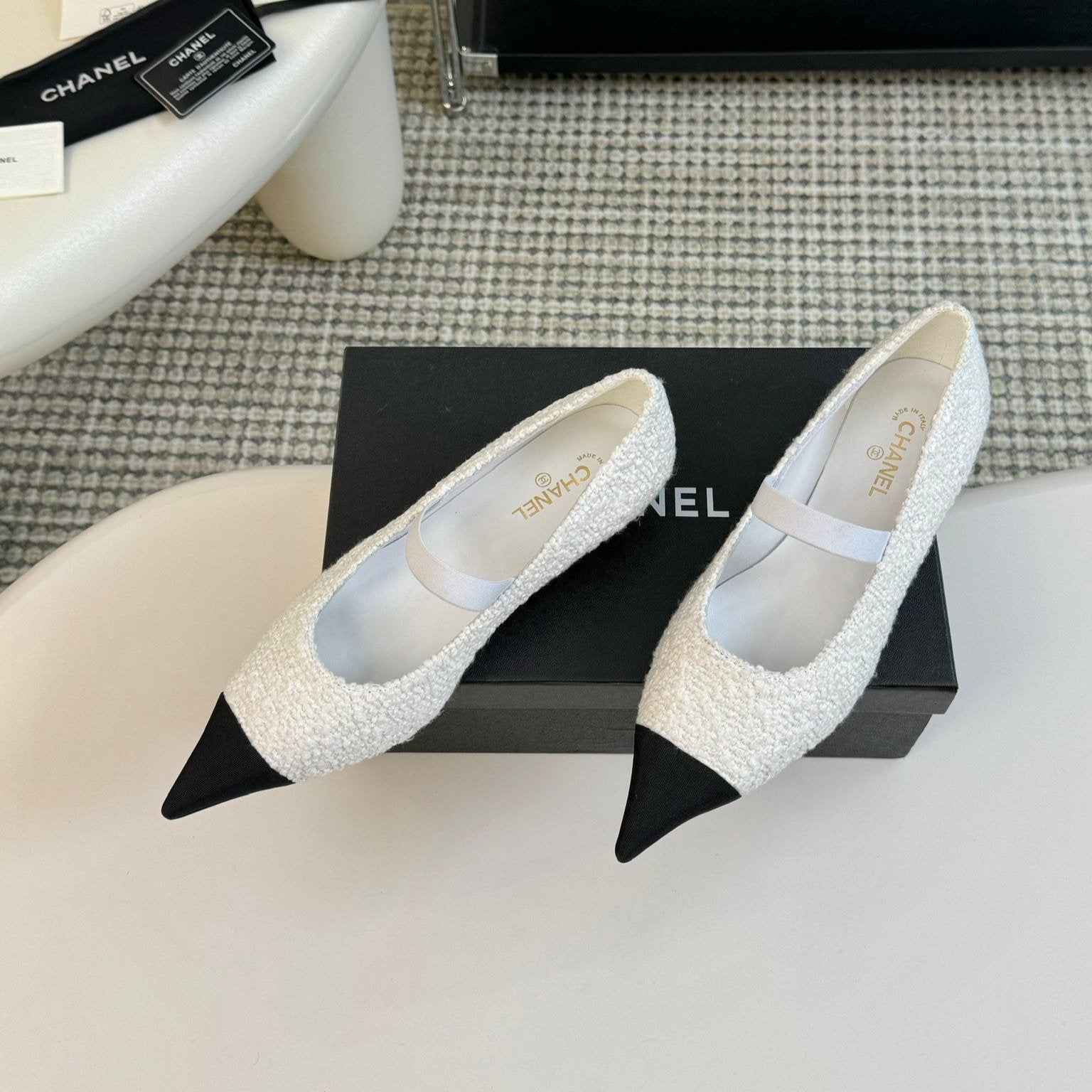 zCHANE.L Mary Jane In White Tweed And Black Satin