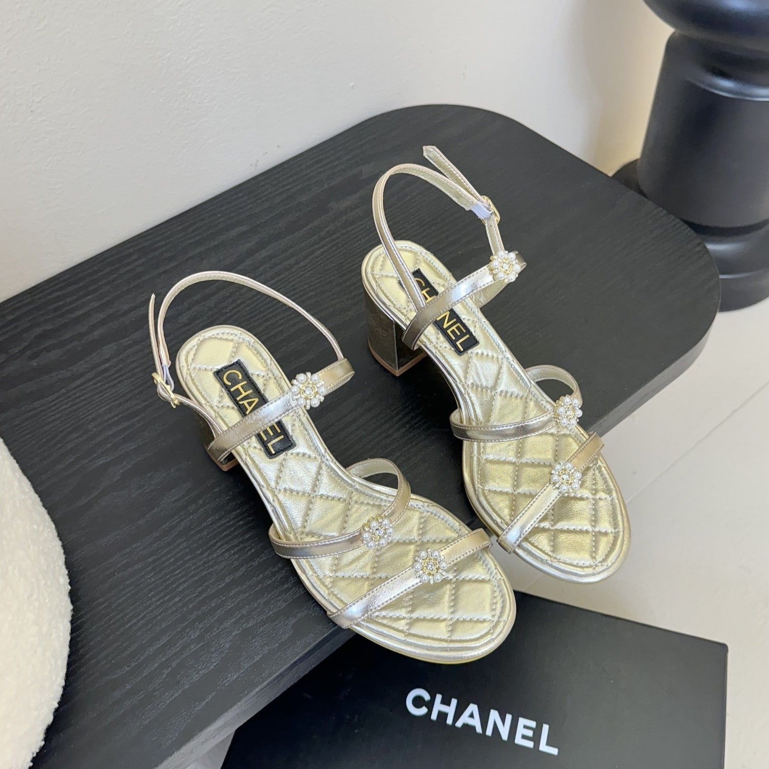 zCHANE.L 25SS 3 Flowers Heel Sandals 60mm Gold Metallic Sheepskin 351433