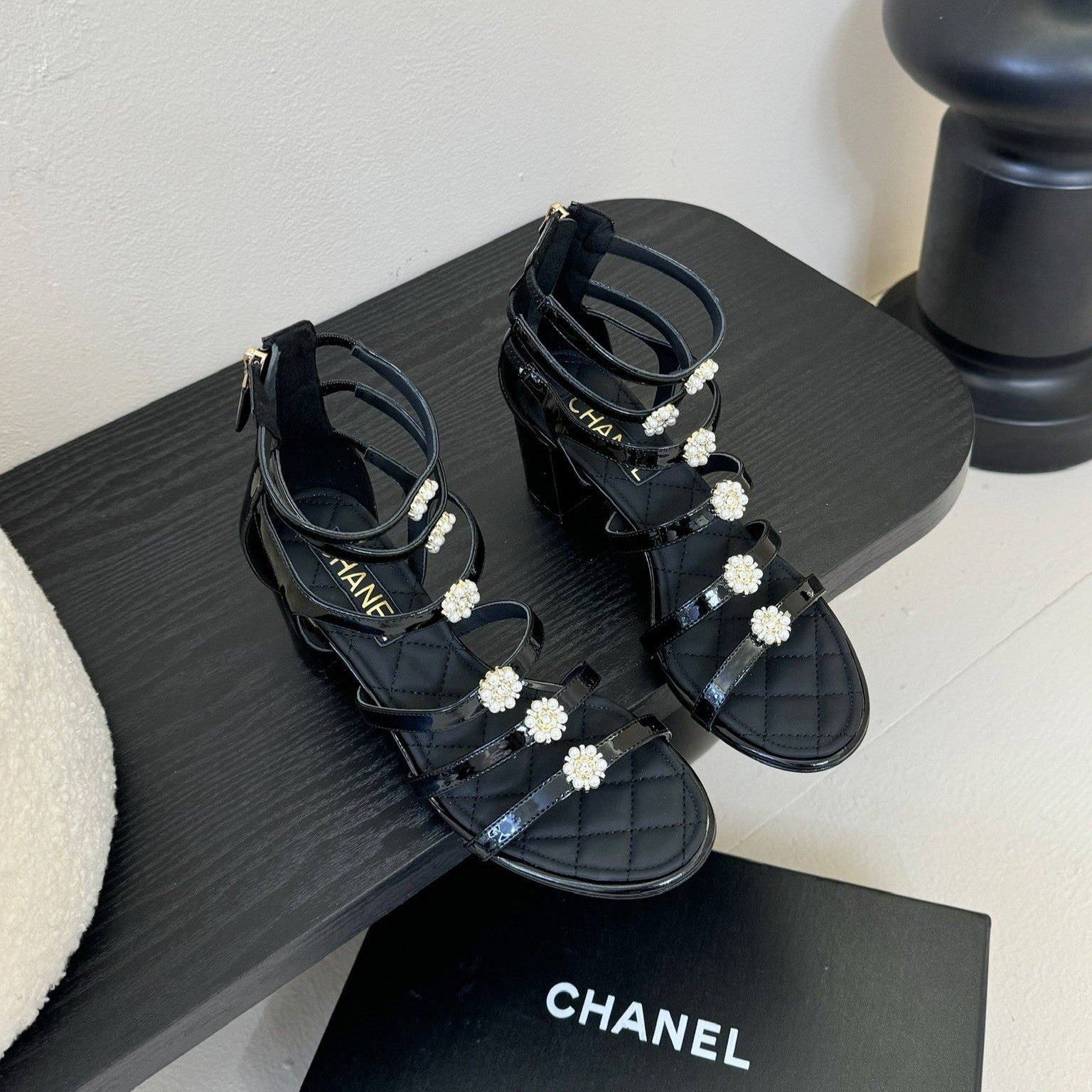 zCHANE.L 25SS Camellia Multi Straps Heel Sandal 60mm Black Sheepskin 351434