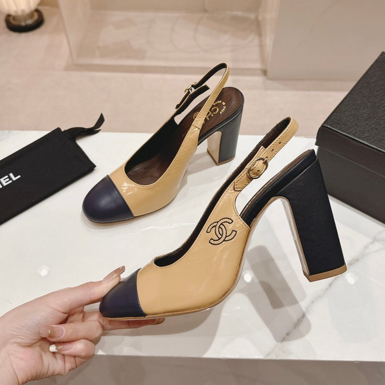 zCHANE.L Cc 24P Slingbacks 95Mm Beige Black Lambskin