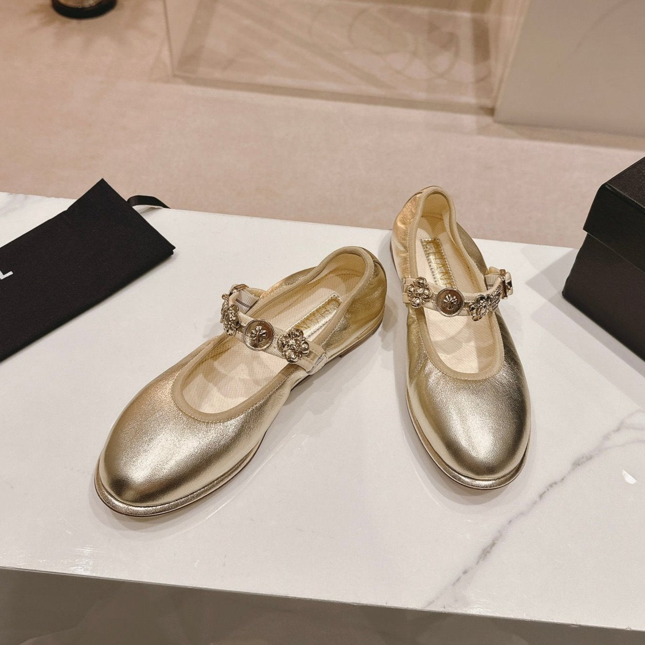 zCHANE.L Cc Mary Janes Gold Metalic Calfskin Light Gold Metalic