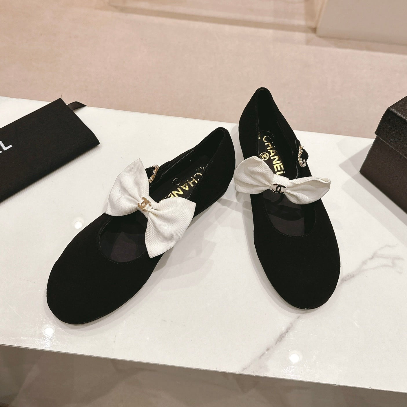 zCHANE.L Mary Jane Shoes Black Calfskin