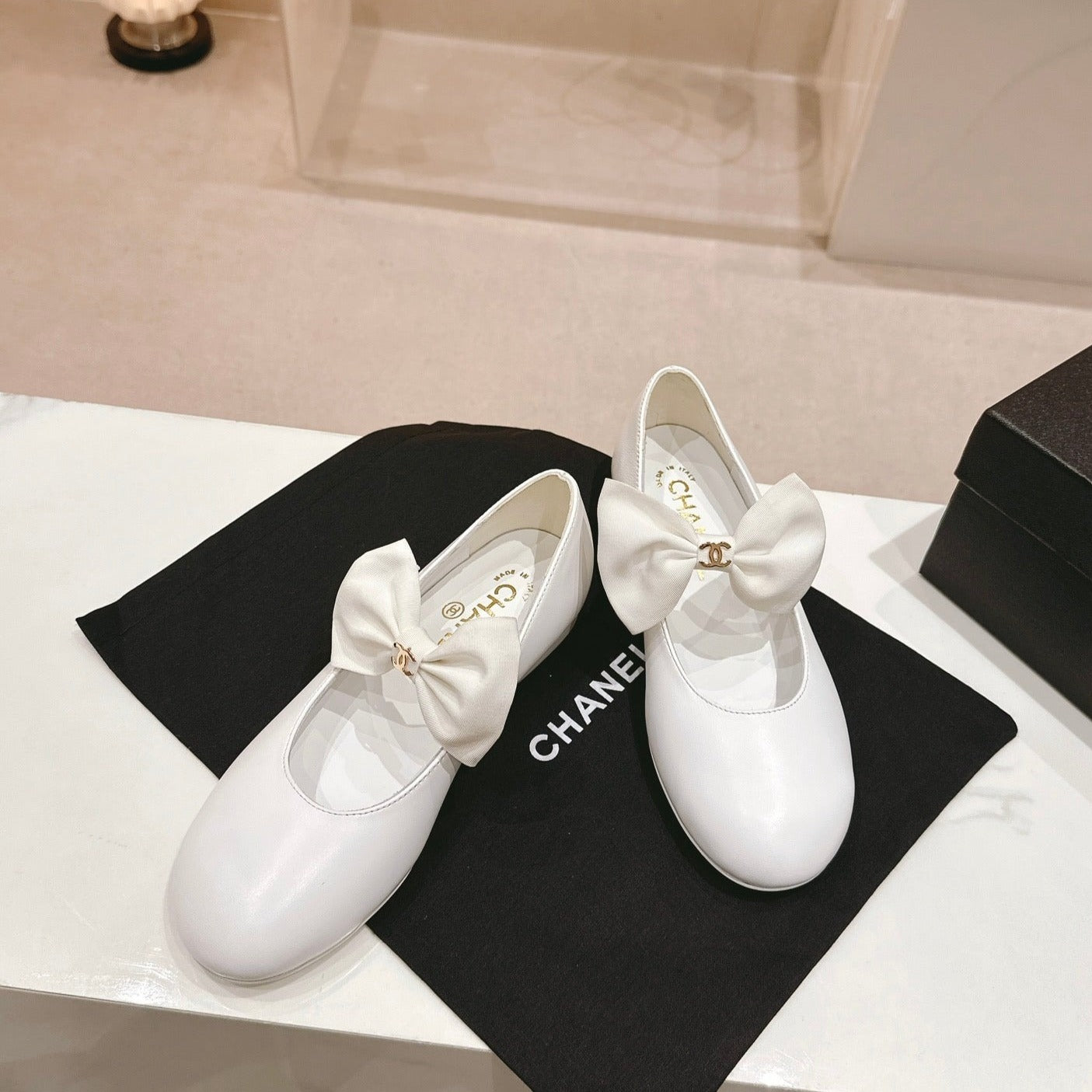 zCHANE.L Mary Jane Shoes White Calfskin