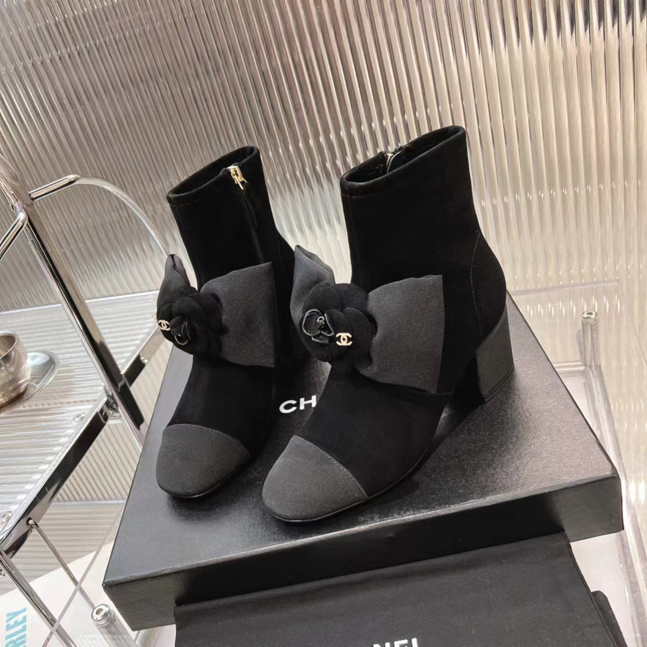 zCHANE.L Cc Short Boots 60Mm Plain Black Camellia Suede
