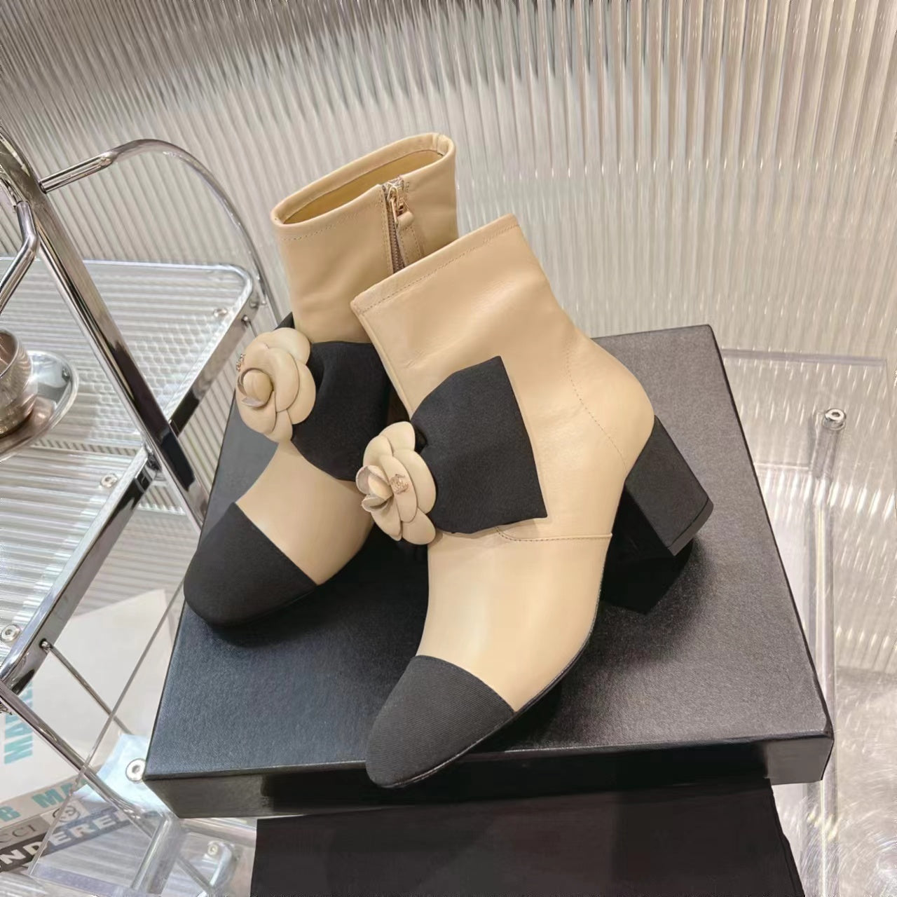 zCHANE.L Cc Short Boots 60Mm Beige Camellia Cowhide