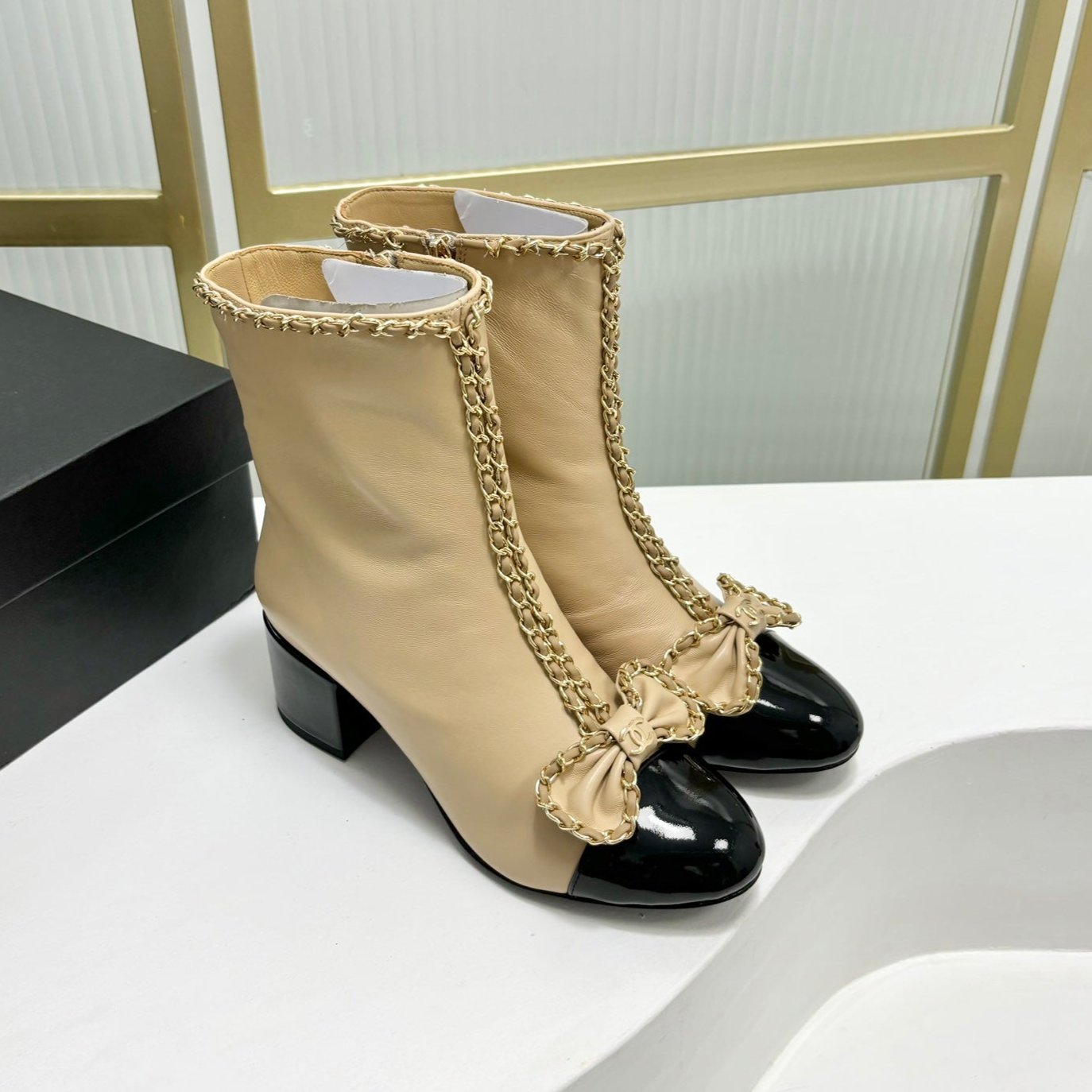 zCHANE.L Cc Ankle Boot 65 Beige Calfskin Black Patent Calfksin Leather Strap