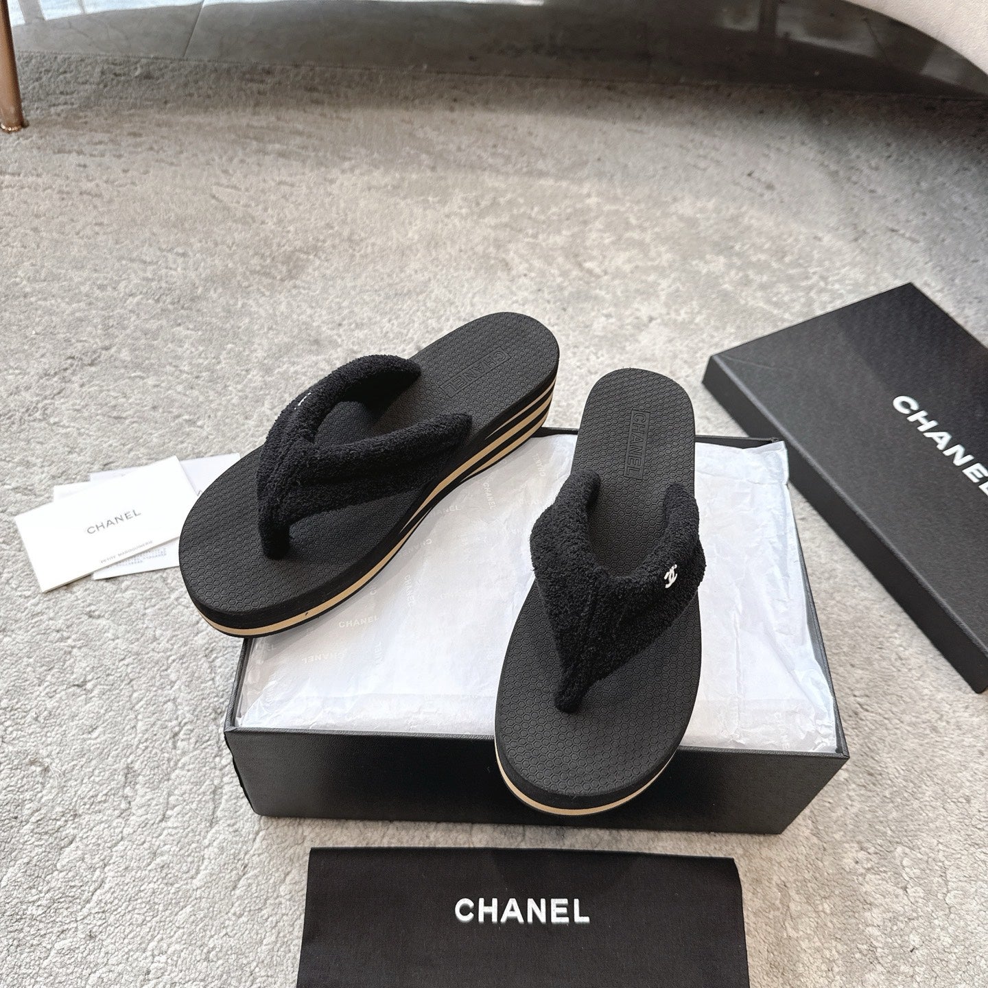 zCHANE.L 25 Thong Slippers Black Woolen Cloth 311099