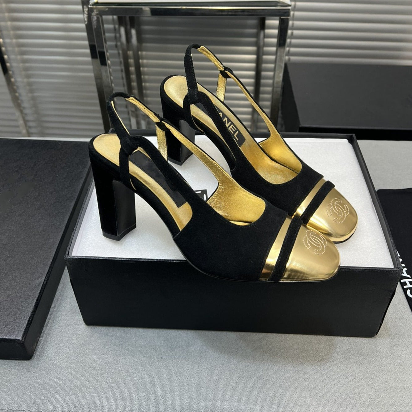 zCHANE.L Slingback Black Suede Gold Metalic Lambskin Square Toe 9.5