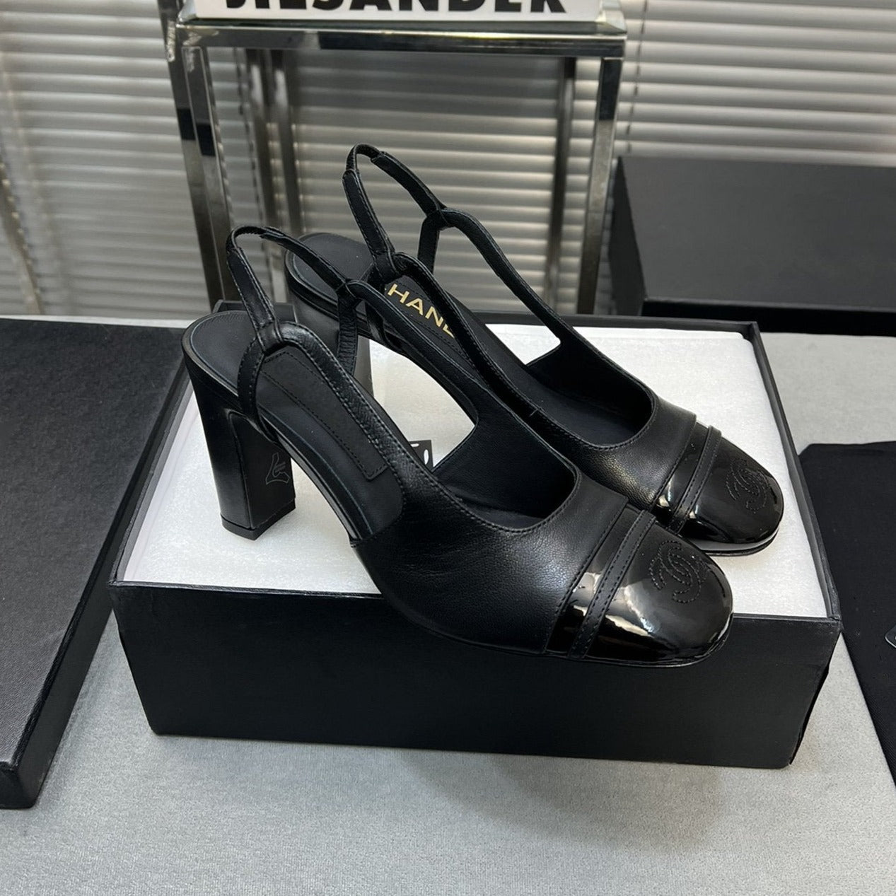 zCHANE.L Slingback Beige Black Lambskin Square Toe 9.5