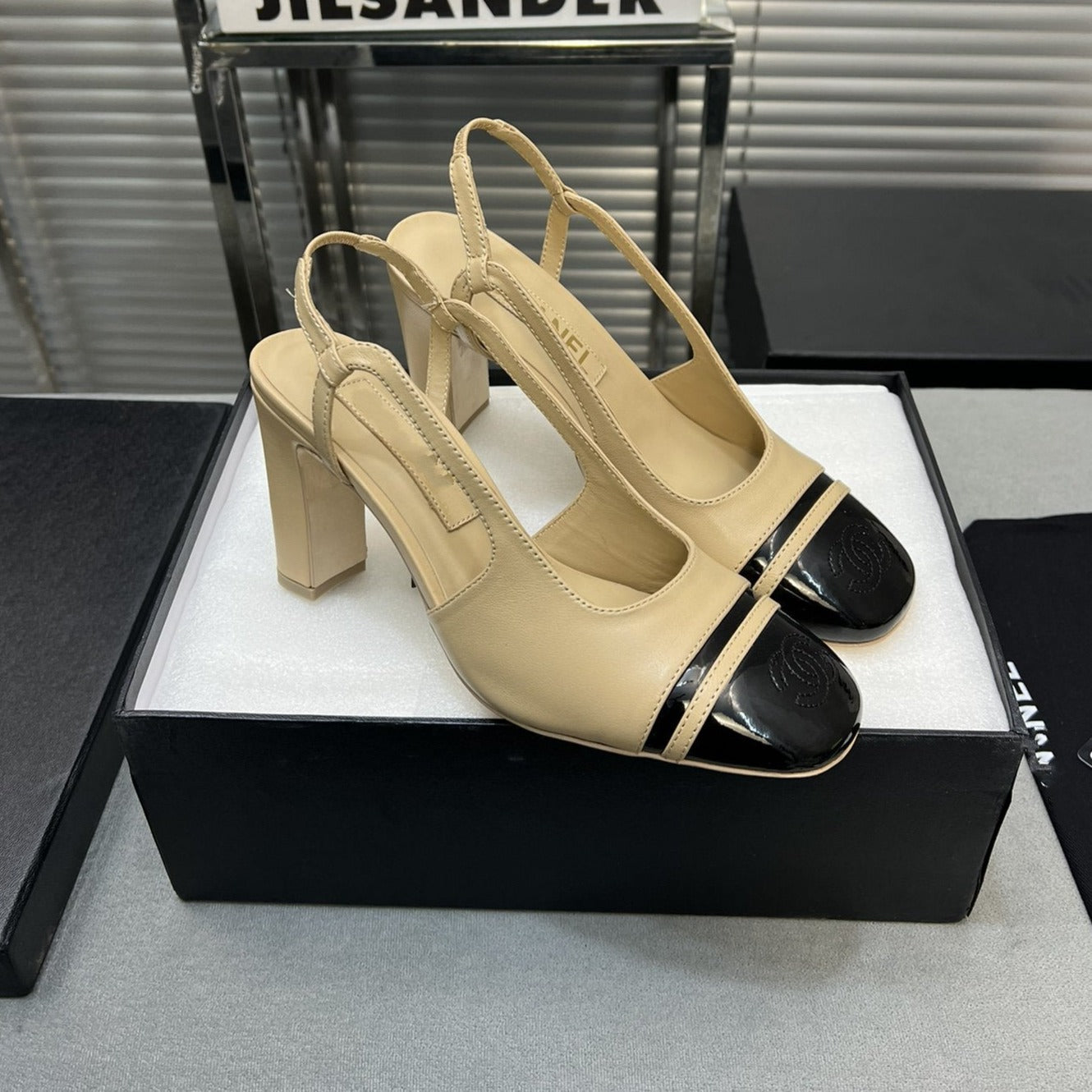zCHANE.L Slingback Light Beige Suede Silver Metalic Lambskin Square Toe 9.5