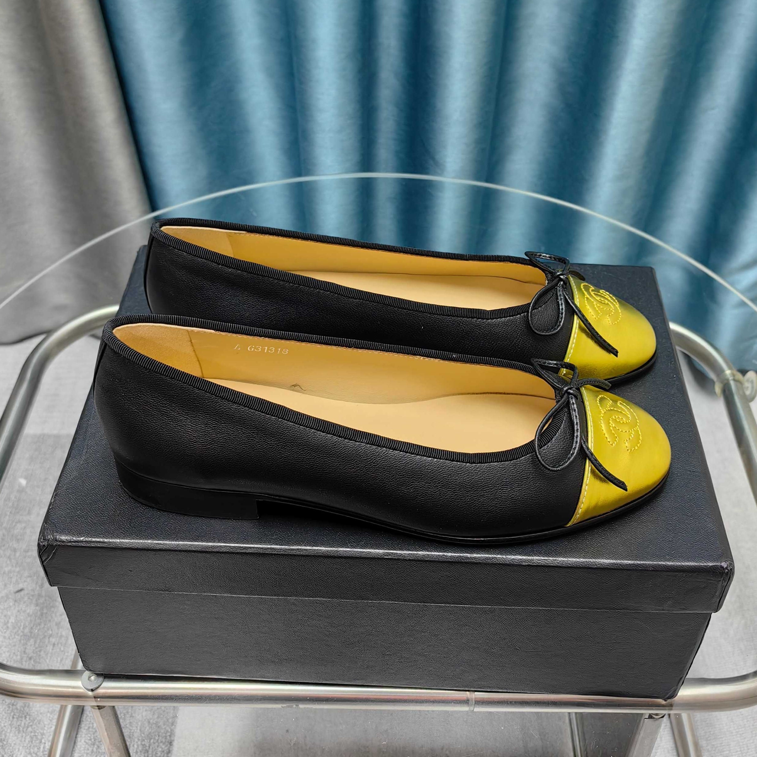 zCHANE.L 25P Ballet Flat Black Calfskin Yellow Patent Calfskin