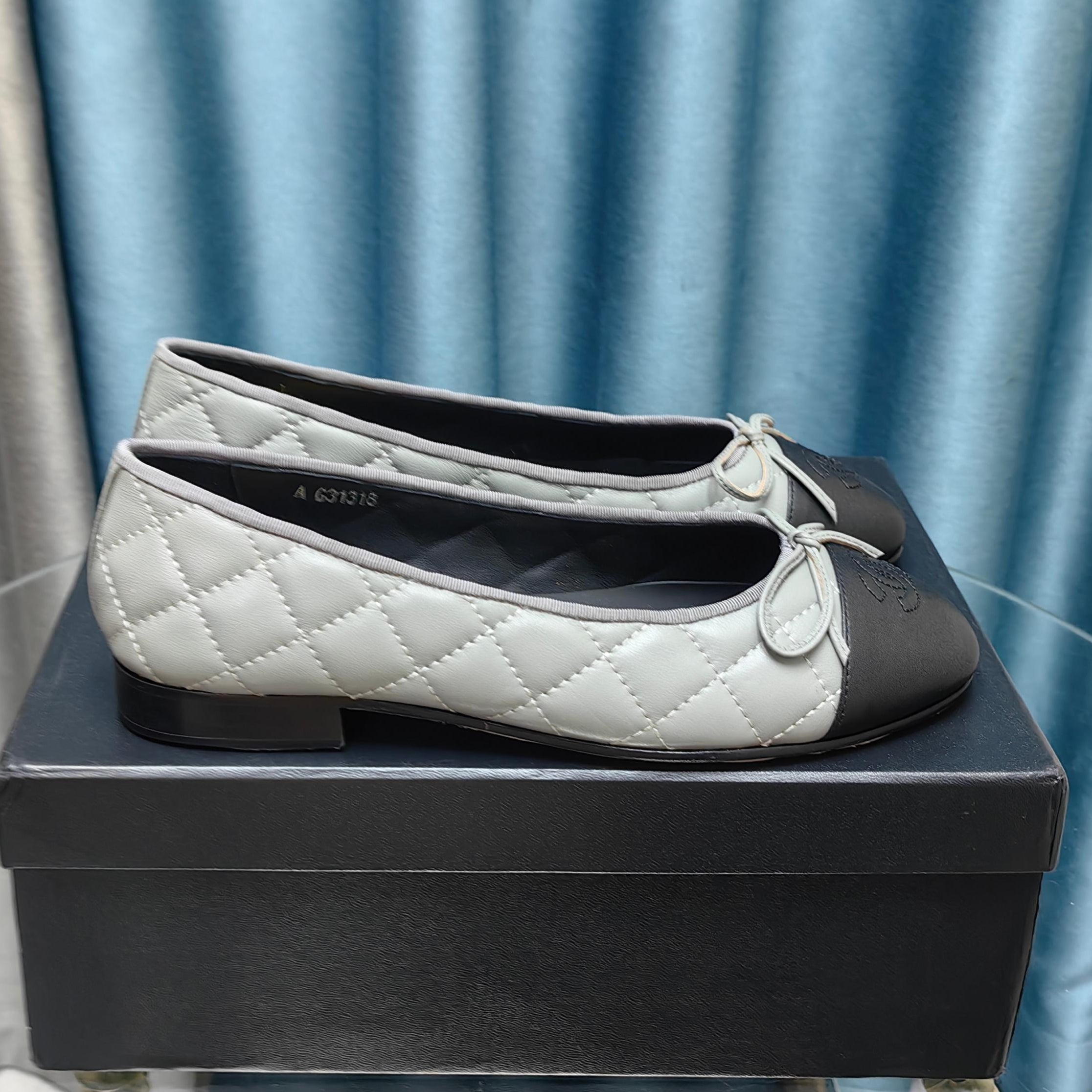 zCHANE.L 25P Ballet Flat Grey Black Calfskin