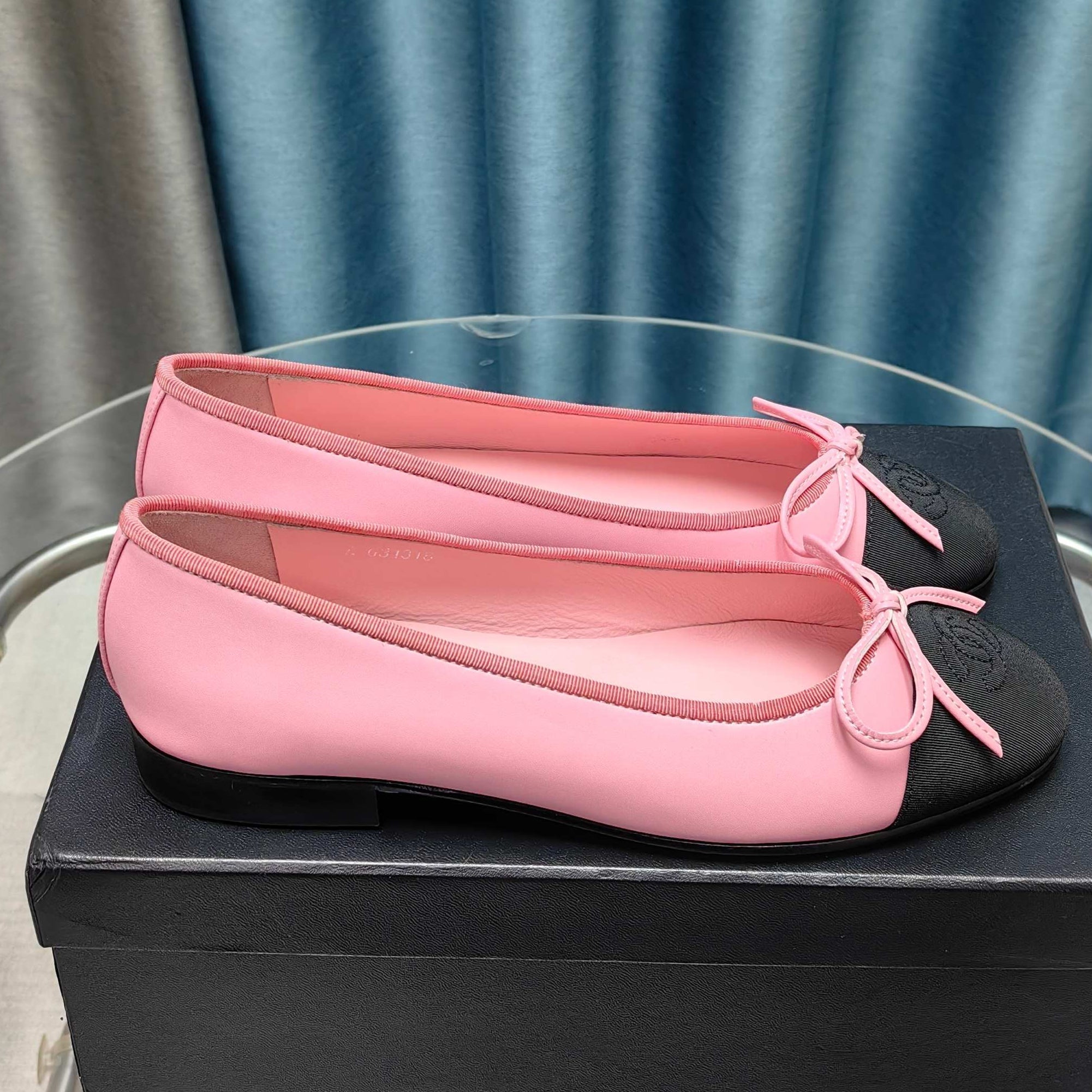 zCHANE.L 25P Ballet Flat Pink Calfskin Black Grosgrain
