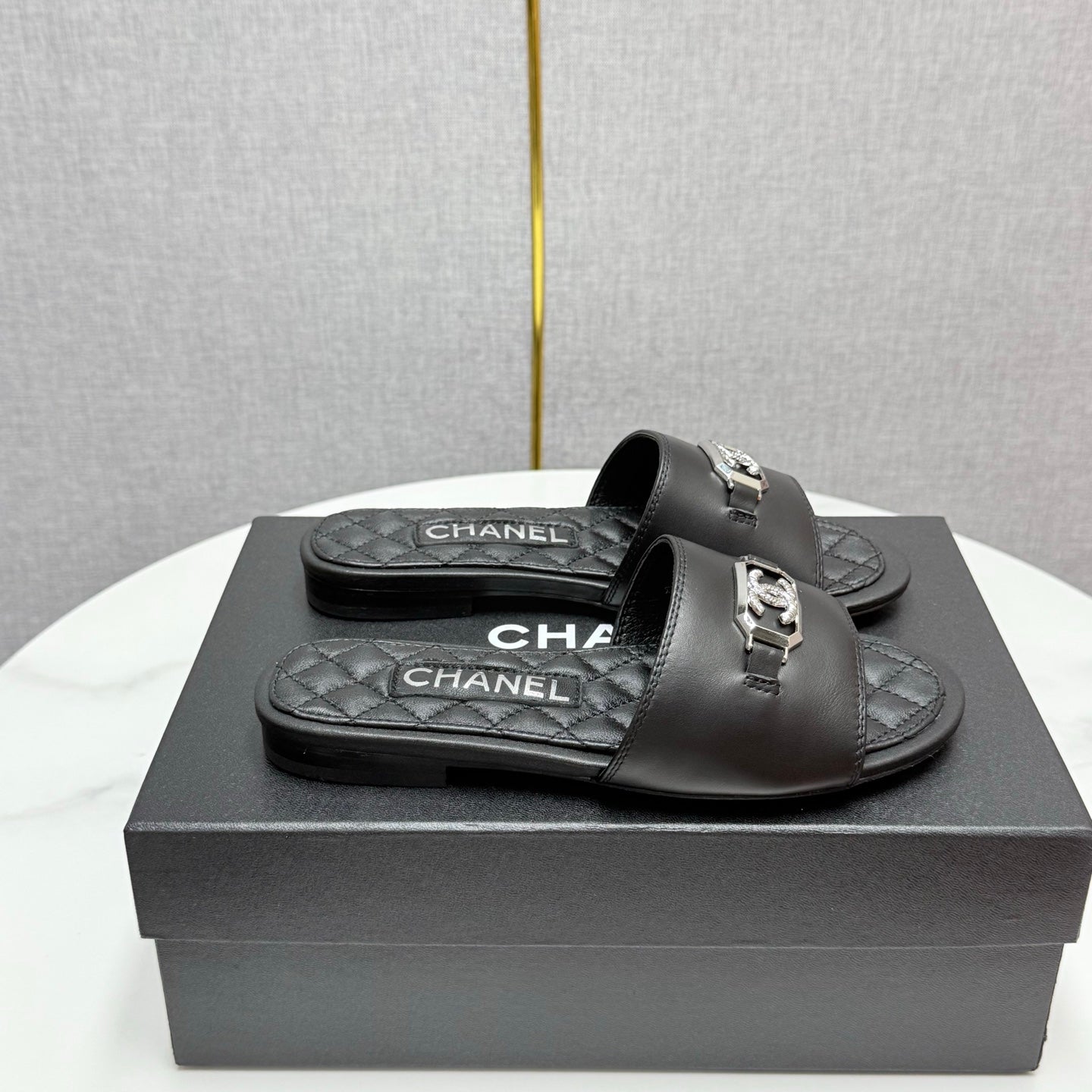 zCHANE.L 25 Mule Sandals Black Sheepskin 368799