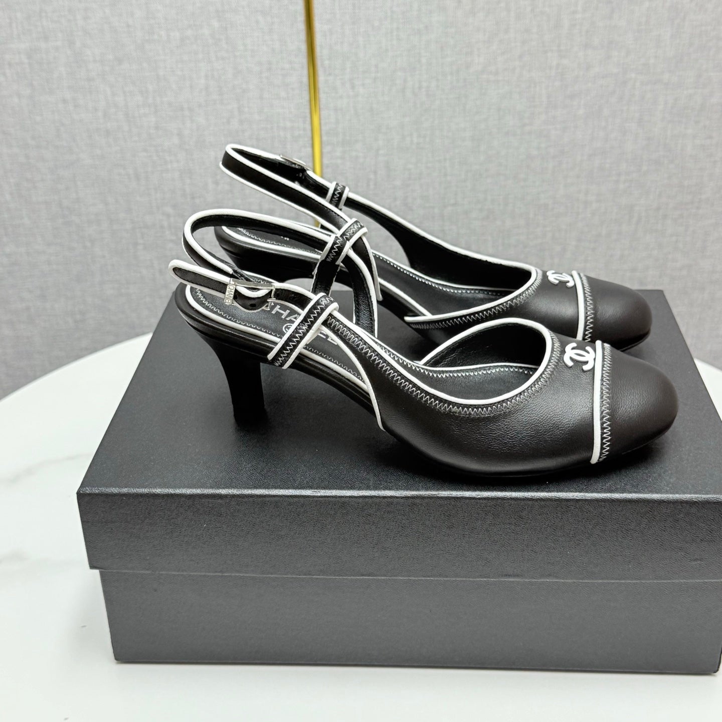 zCHANE.L Cc 25 Slingback 50Mm Black White Sheepskin 368797