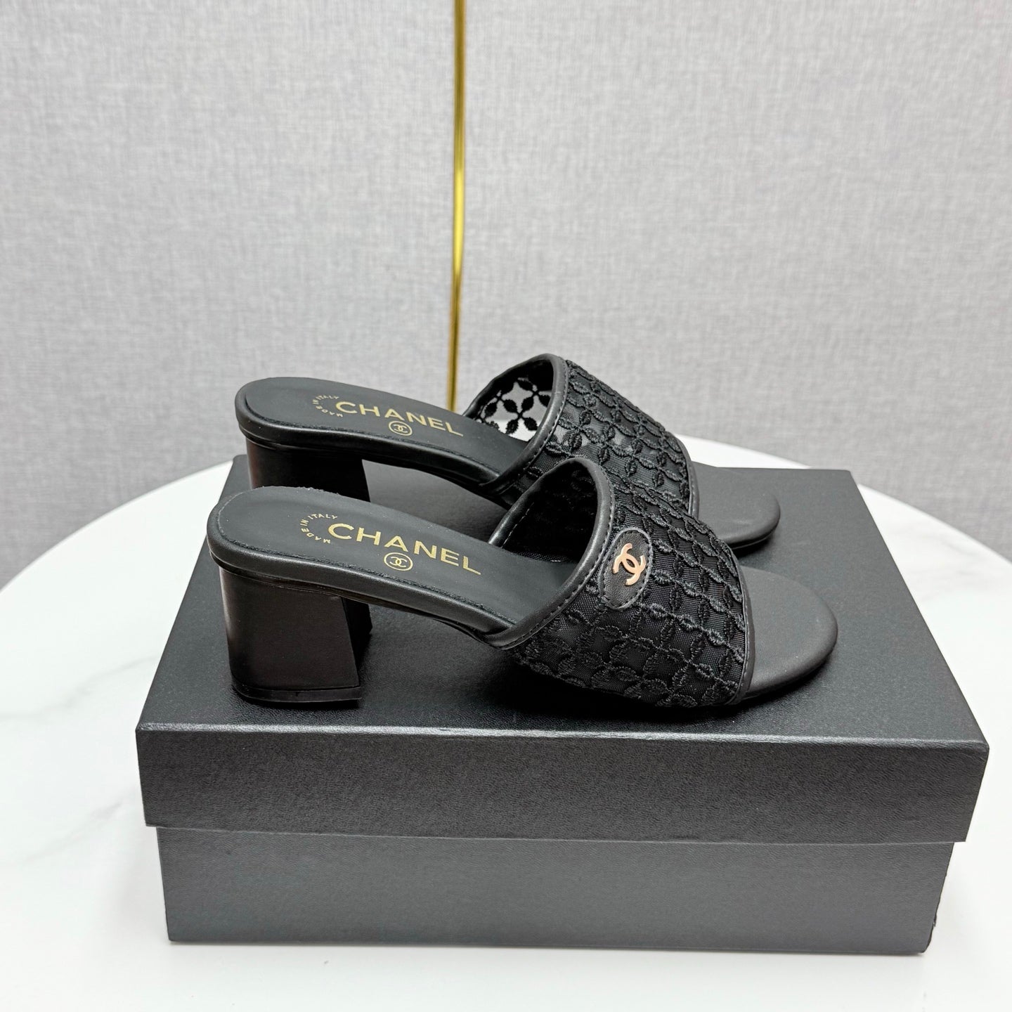 zCHANE.L 25 Heel Sandals 50m Black Mesh And Sheepskin 368802