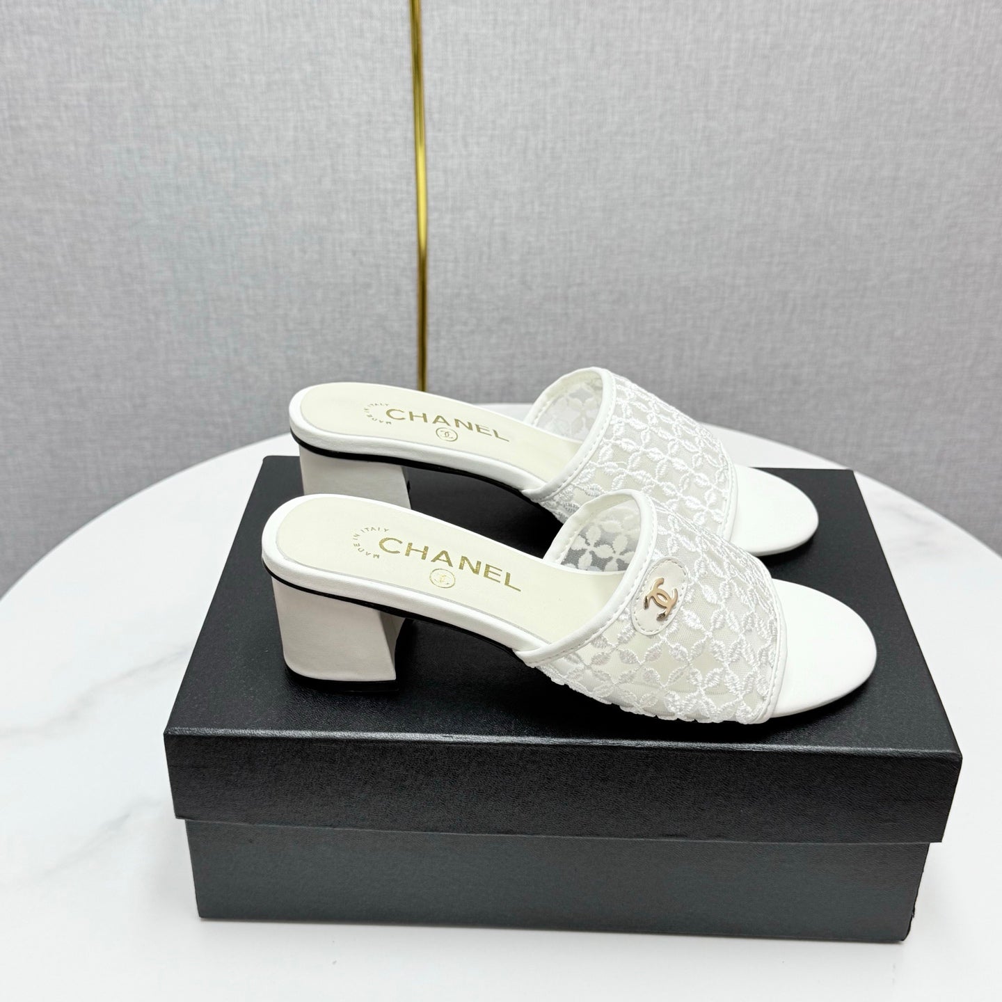 zCHANE.L 25 Heel Sandals 50m White Mesh And Sheepskin 368804