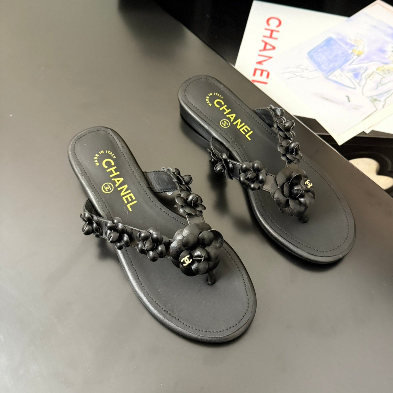 zCHANE.L 25 Flower Thong Slippers Black Cowhide 233414