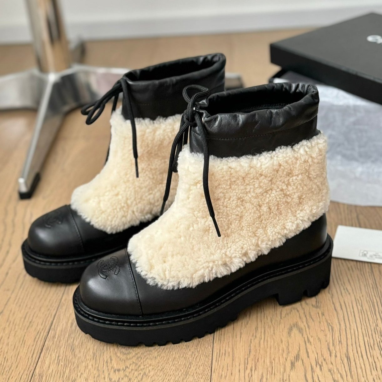 zCHANE.L Cc Chunky Boots In Bisque Beige Smooth Fleece And Black Calfskin