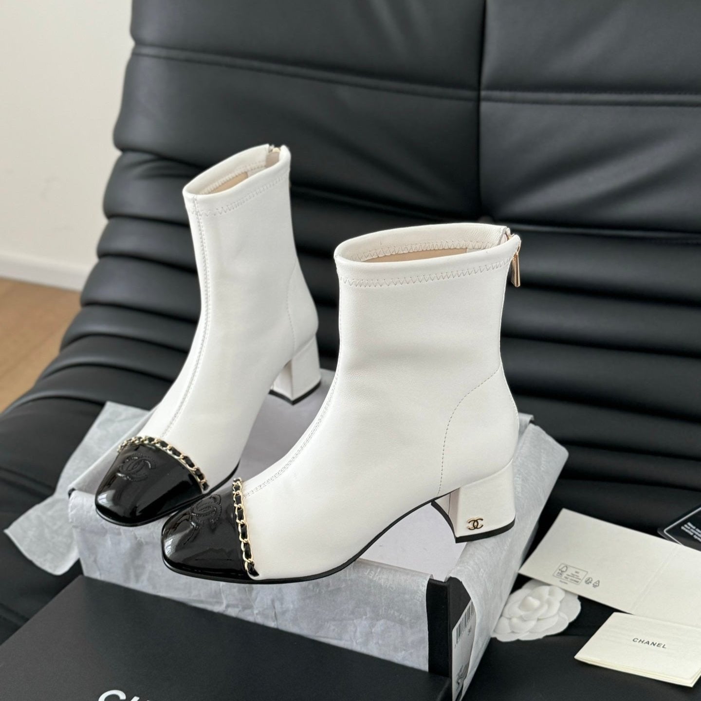 zCHANE.L Cc Ankle Boot White Calfskin Black Patent Calfskin