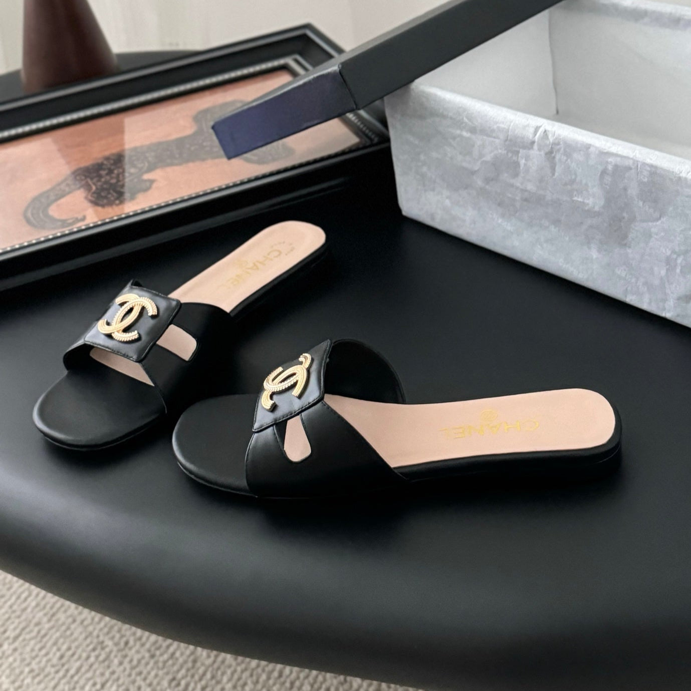 zCHANE.L 25 Slippers Black Cowhide 305283