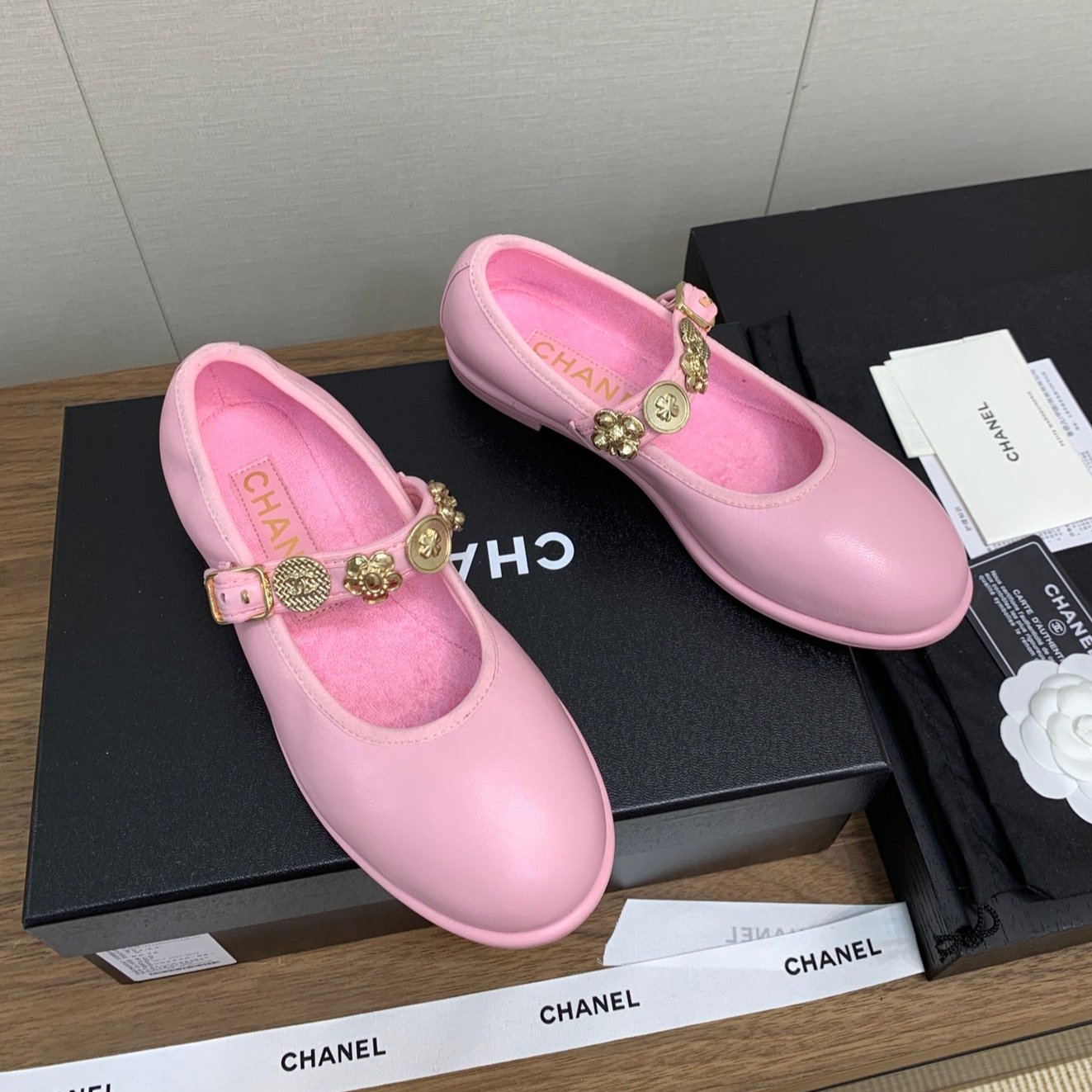 zCHANE.L Cc Mary Janes Pink Calfskin Light Gold Metalic