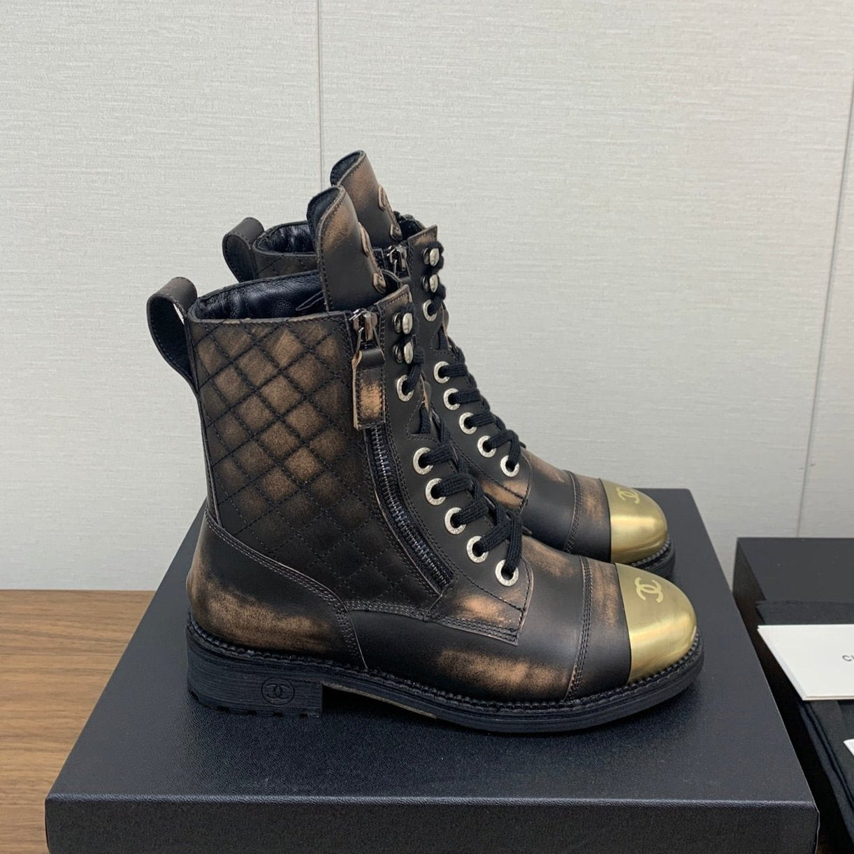 zCHANE.L Cc Short Boots Brown Black Yellow Cowhide