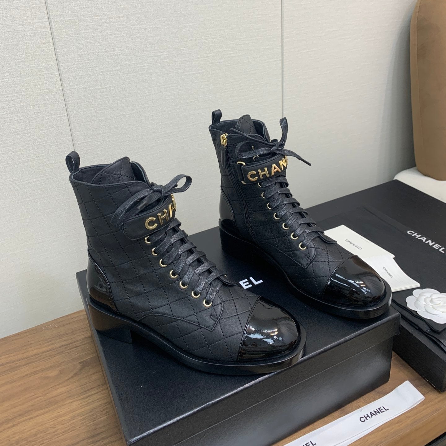 zCHANE.L Cc Short Boots Black Cowhided