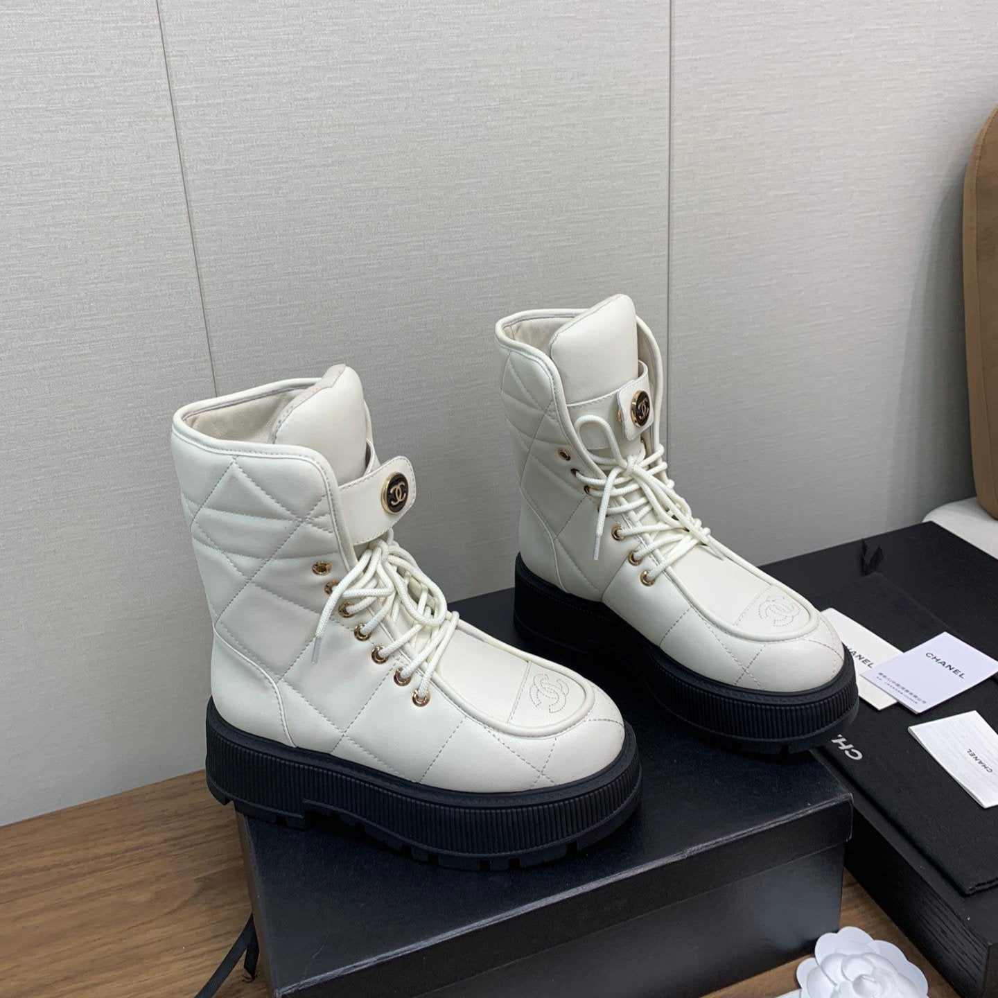 zCHANE.L Cc Short Boots 30Mm White Cowhide
