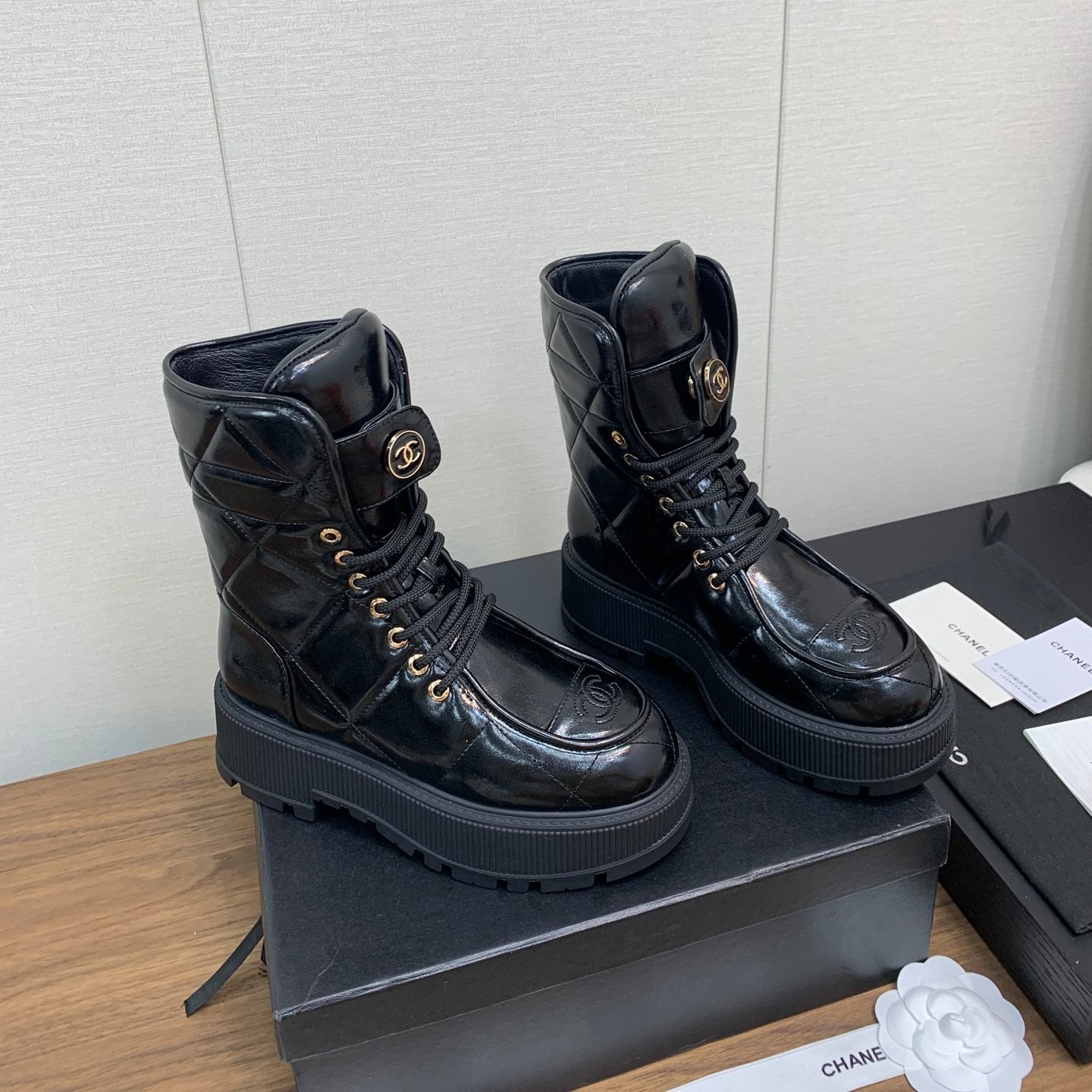 zCHANE.L Cc Short Boots 30Mm Gloosy Black Cowhide