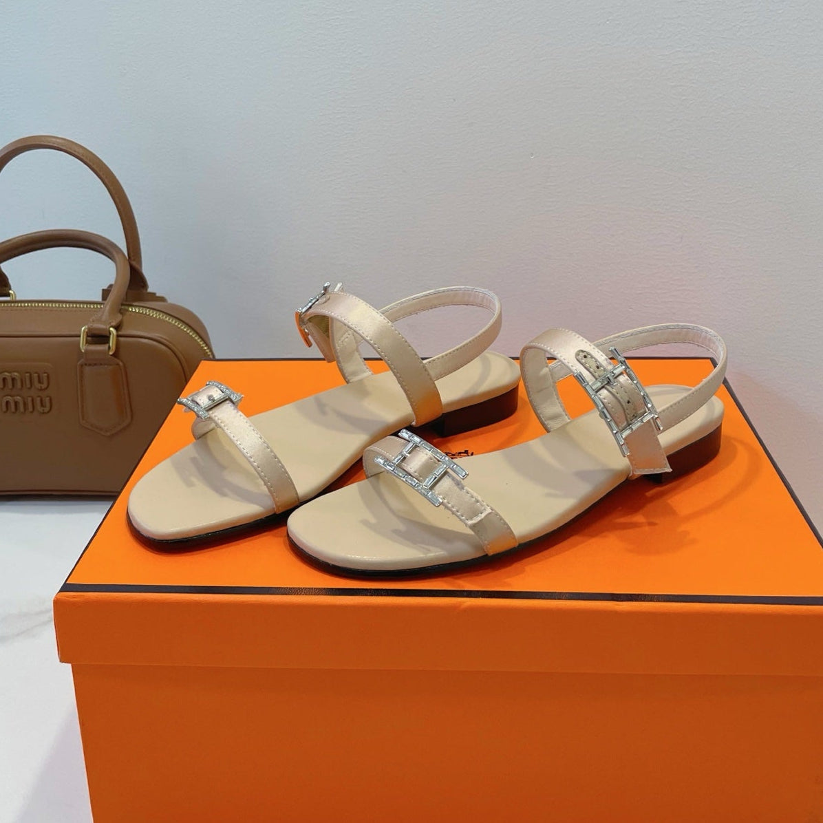 zHERME.S Paris Sandals Beige Lamskin 374210