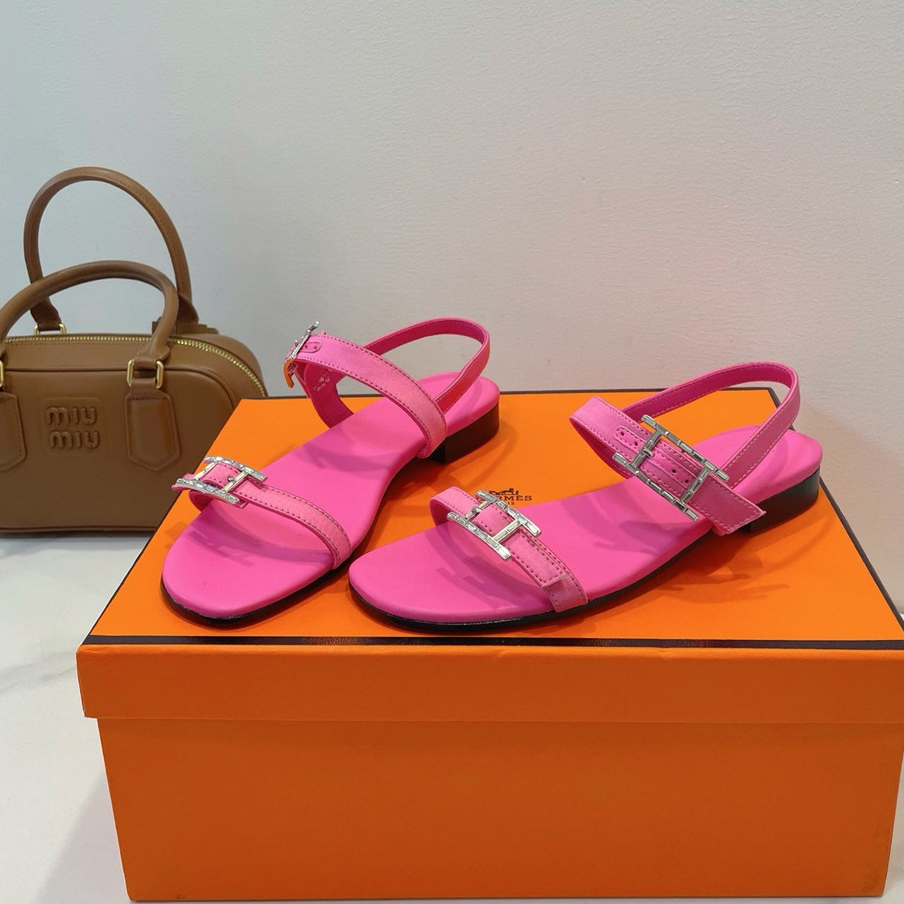 zHERME.S Paris Sandals Pink Lamskin 374213