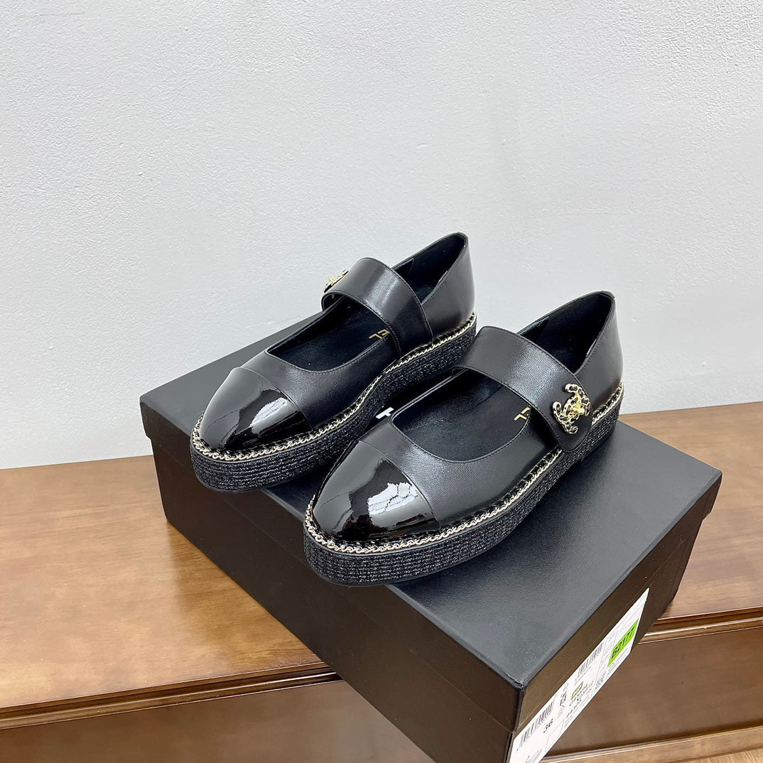 zCHANE.L Round-Toe Mary Jane Black Calfskin