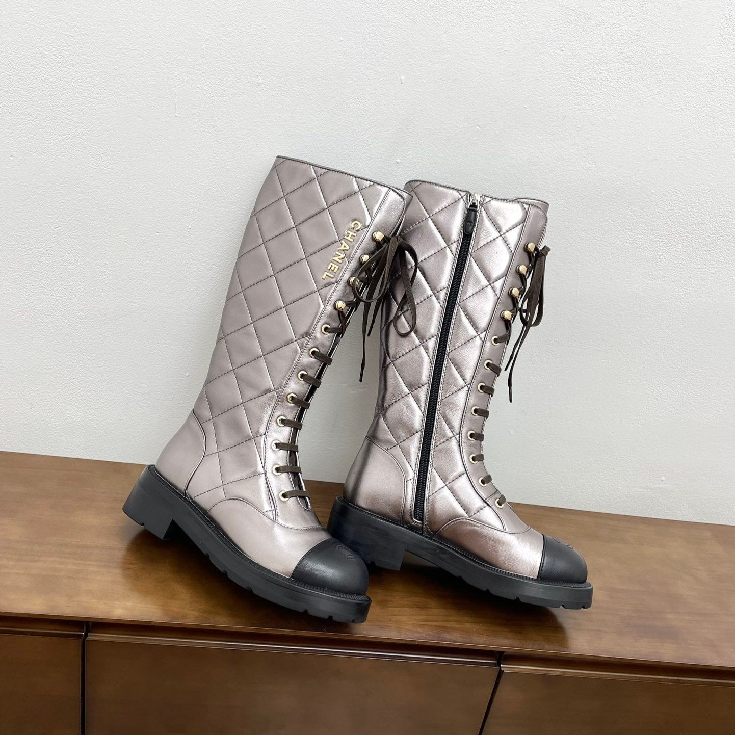 zCHANE.L Cc High Boots Silver Quilted Cowhide