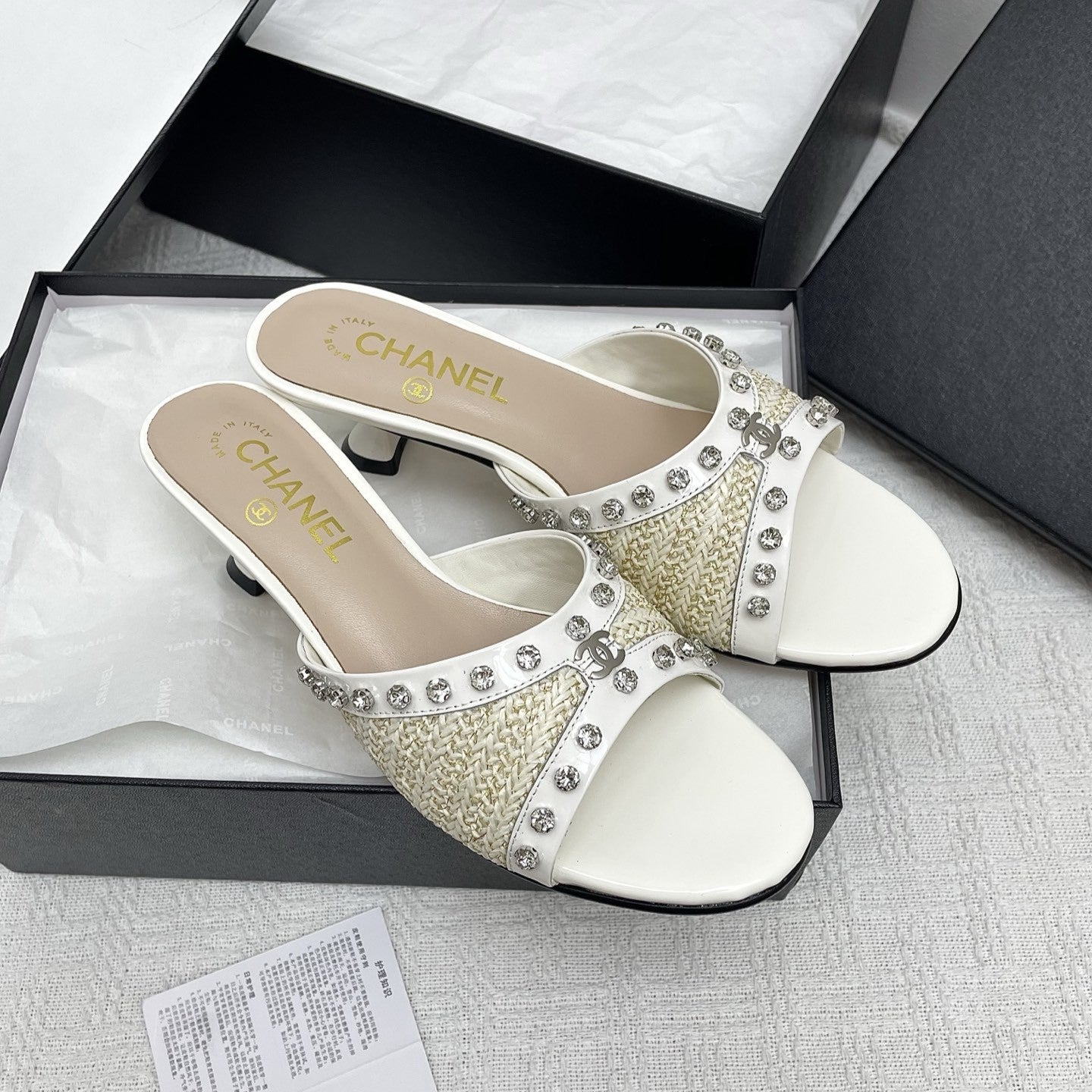zCHANE.L 25SS Slippers 5cm Light Yellow Raffia White Patent Calfskin 338301