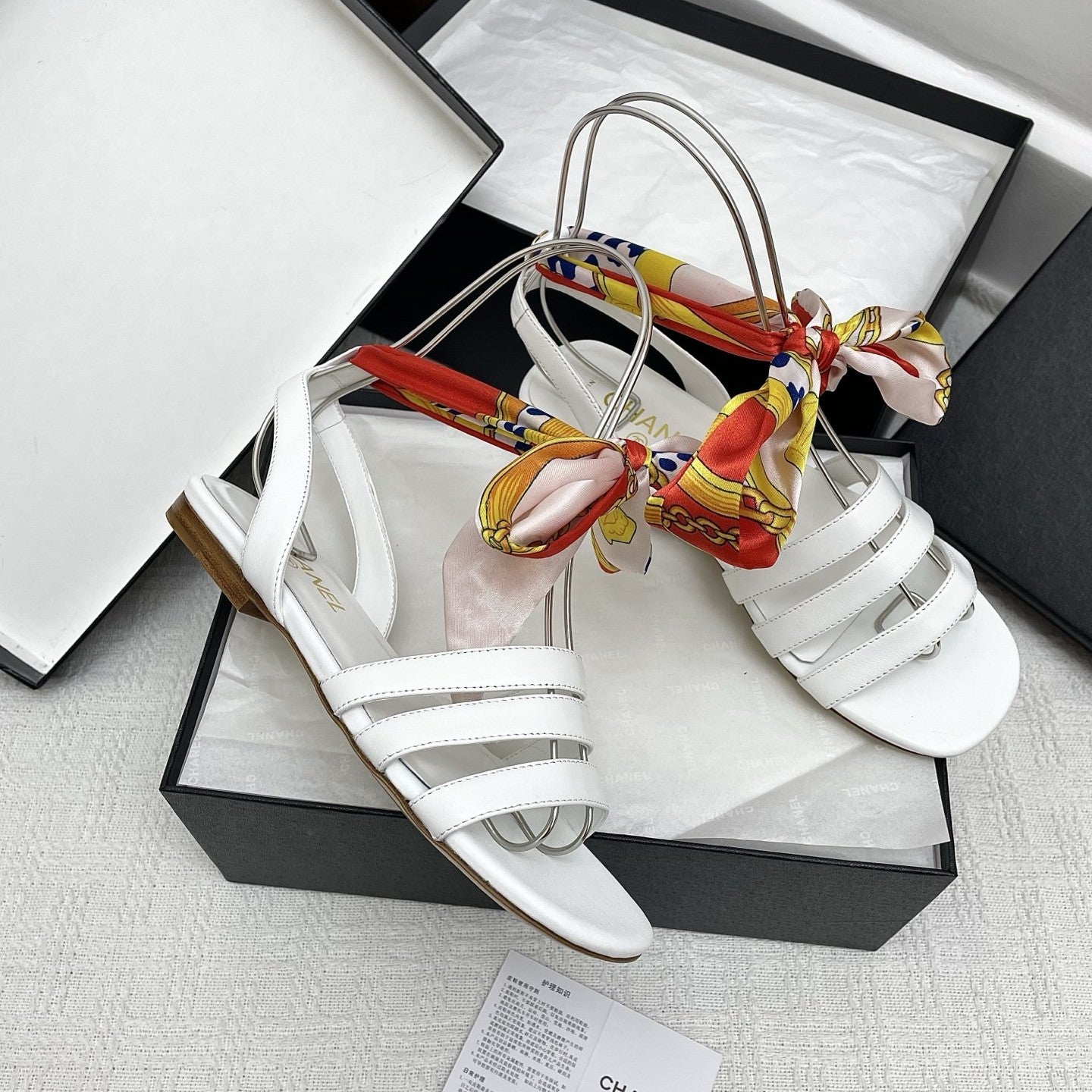 zCHANE.L 25SS Sandals Three Straps White Calfskin 338324