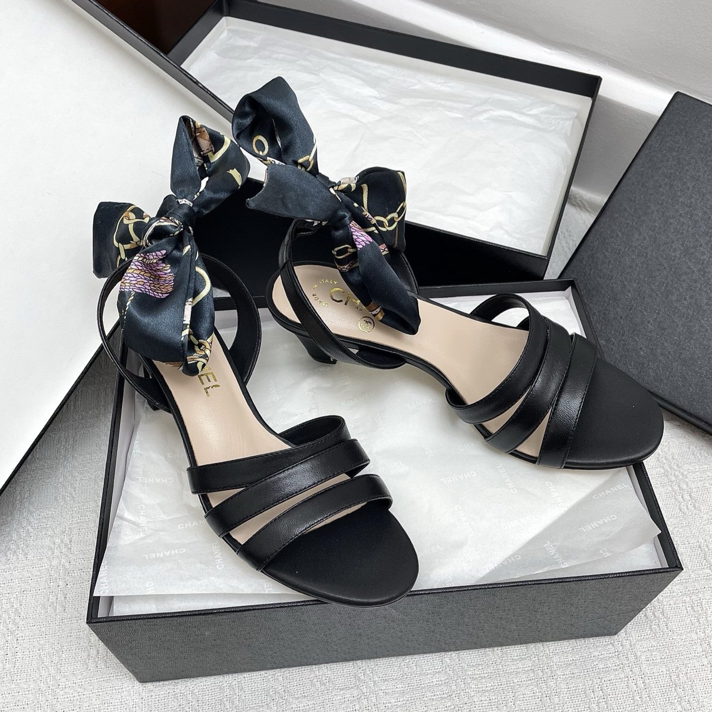 zCHANE.L 25SS Sandals 5cm Three Straps Black Calfskin 338327