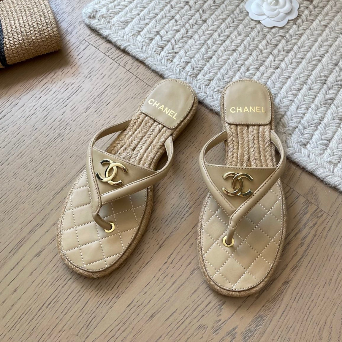 zCHANE.L 25 Flip Flop Sandals Beige Calfskin Espadrilles