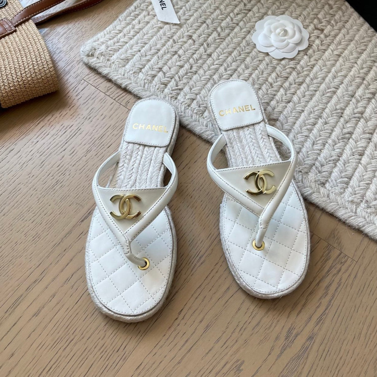 zCHANE.L 25 Flip Flop Sandals White Calfskin Espadrilles