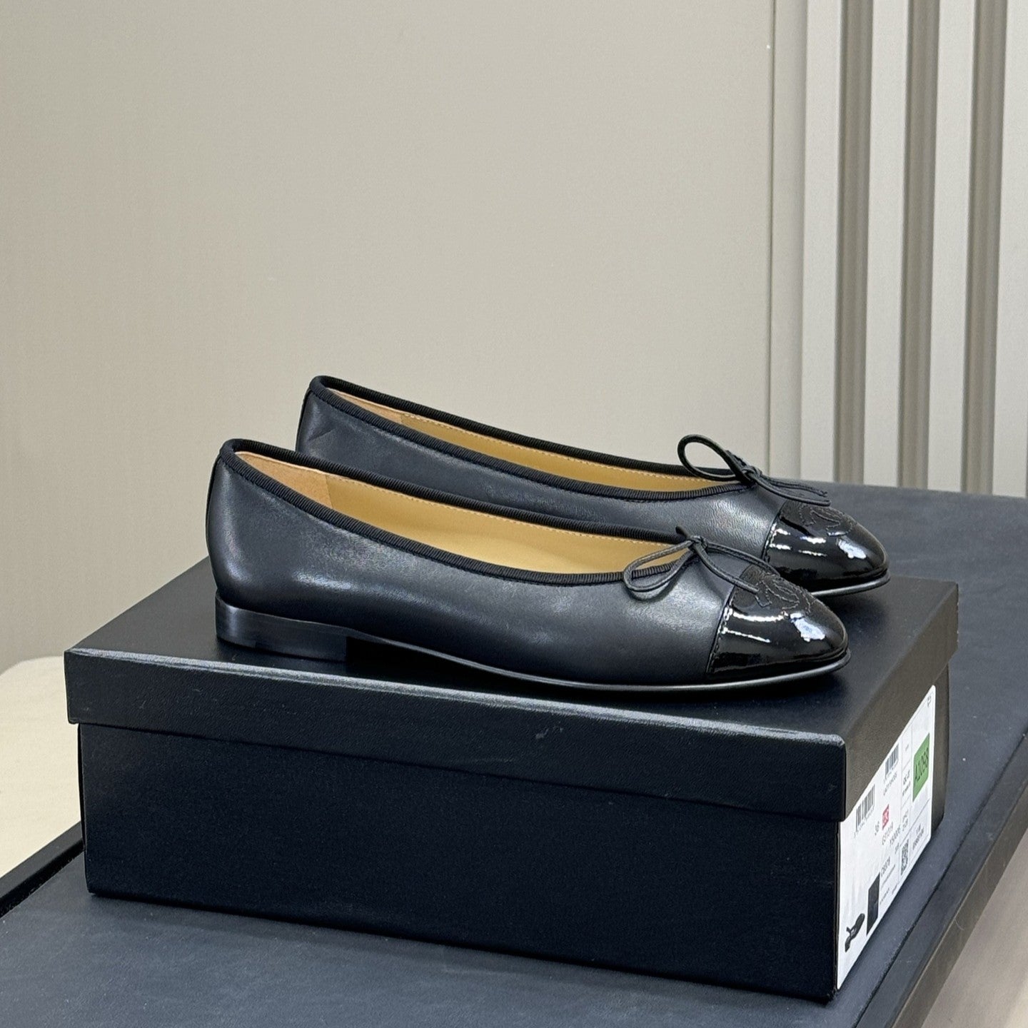 zCHANE.L Classic Ballet Flats Black Beige Lambskin 282274