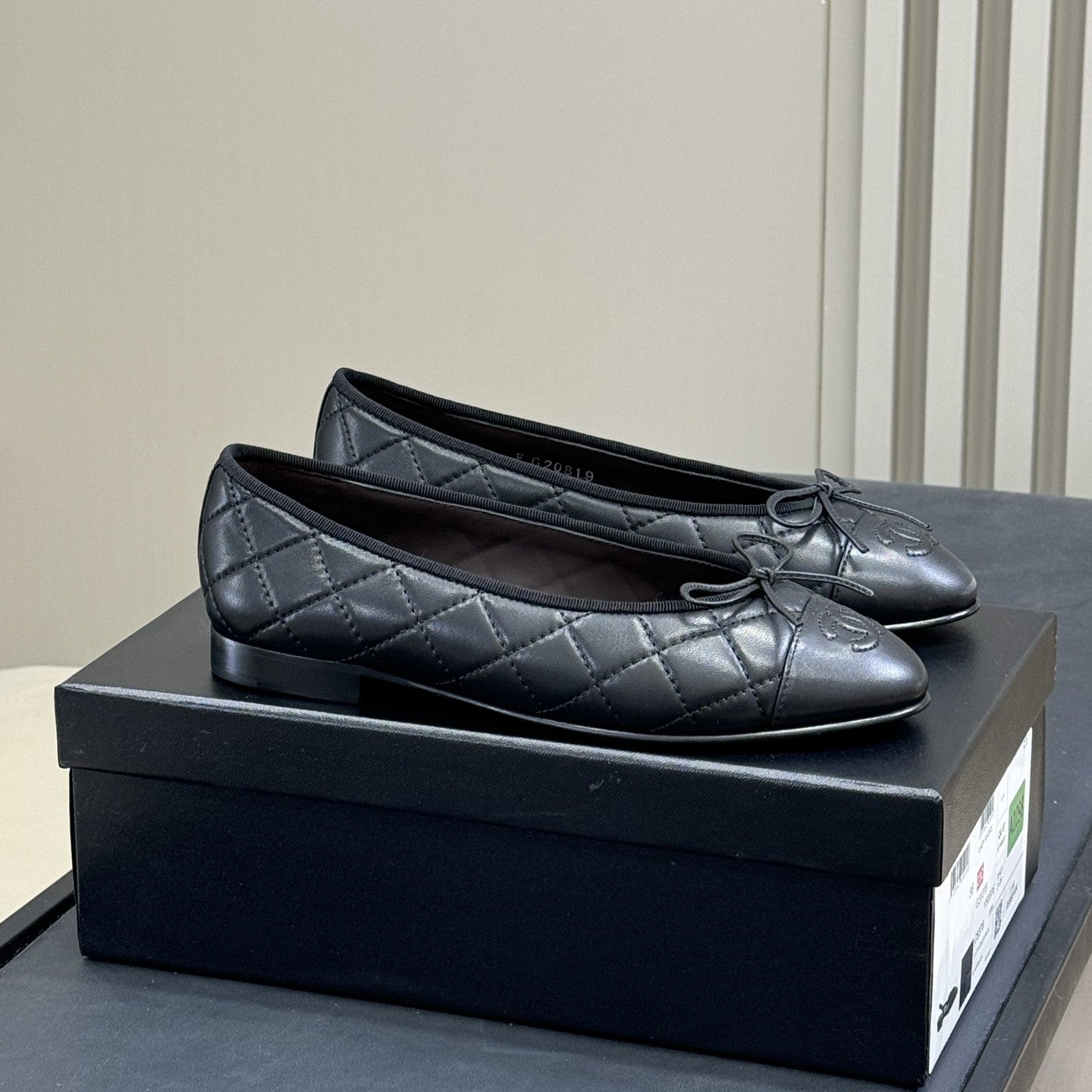 zCHANE.L Classic Ballet Flats Black Quilted Lambskin 282278