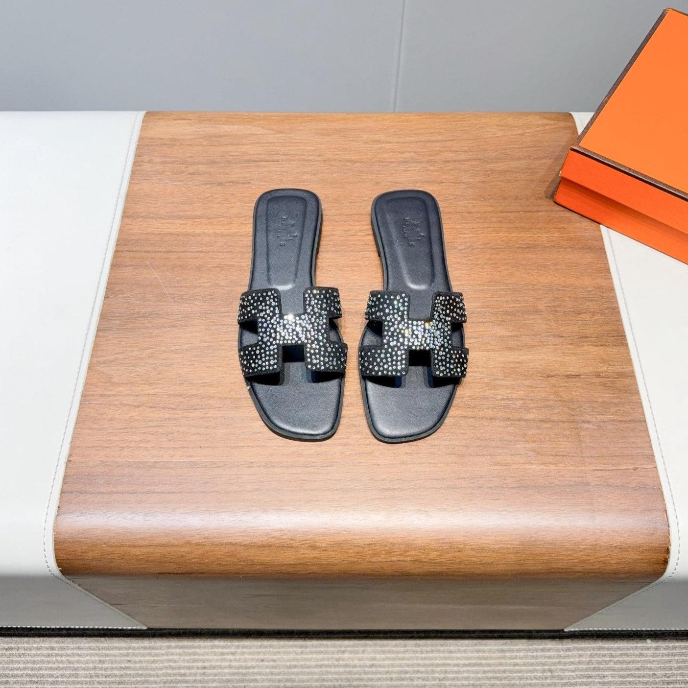 zHERME.S Oran Sandals Black Cowhide 327122