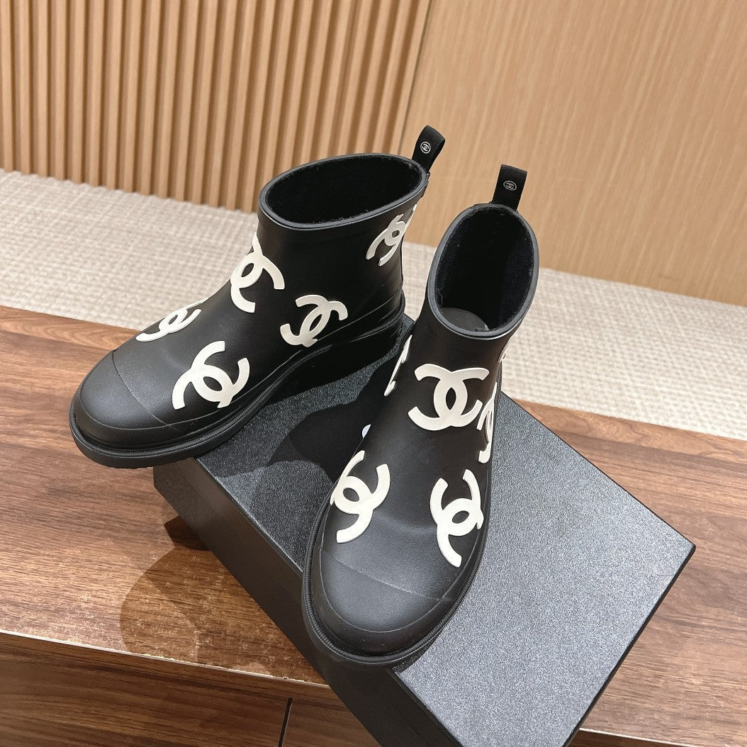 zCHANE.L Cc Rain Boots Black Tpu With White Logo 1