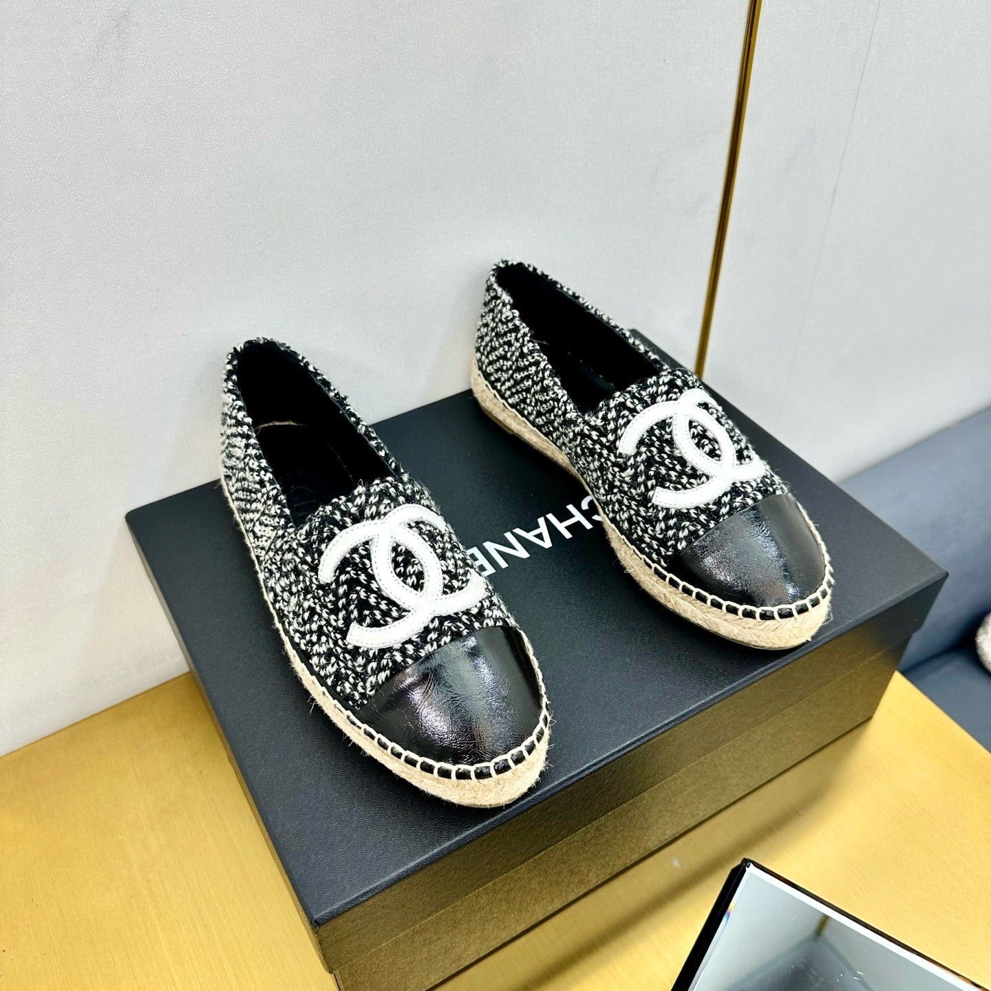 zCHANE.L 25S Slip–On Espadrilles Black/White Wool 297818
