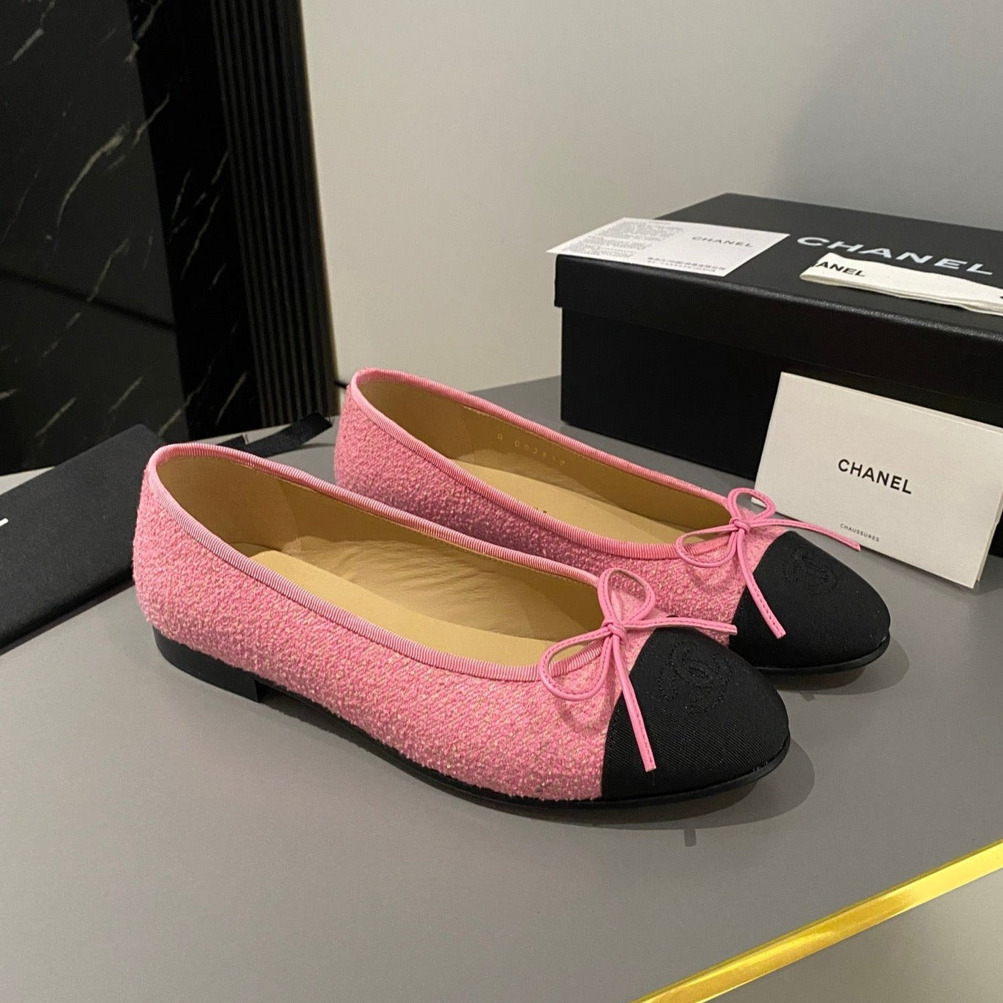 zCHANE.L Ballet Flat Pink Embroidered Fabric Black Grosgrain